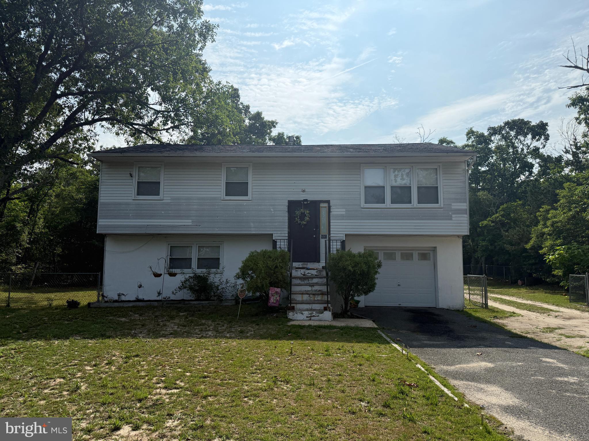 891 N MILL ROAD