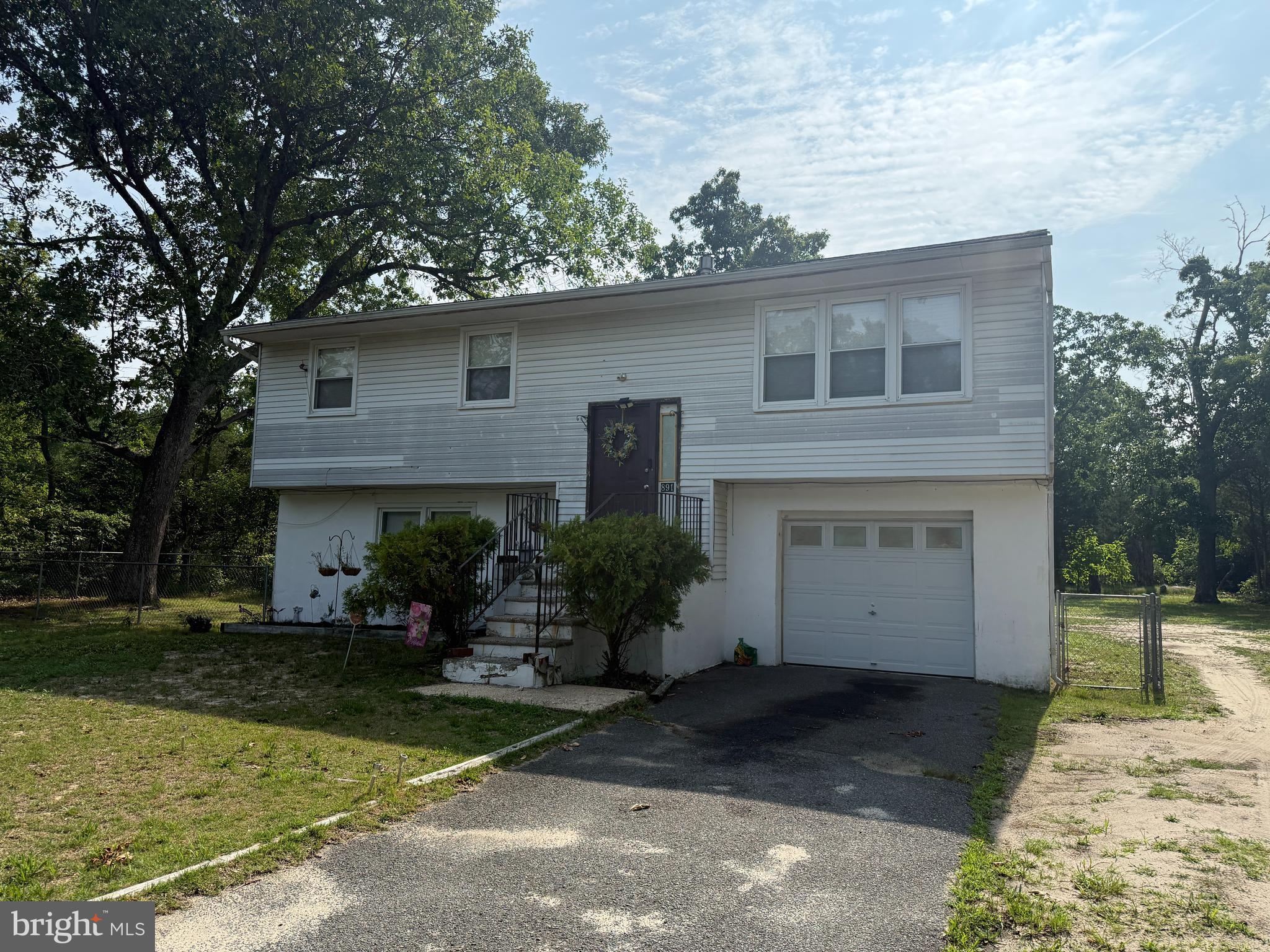 891 N MILL ROAD