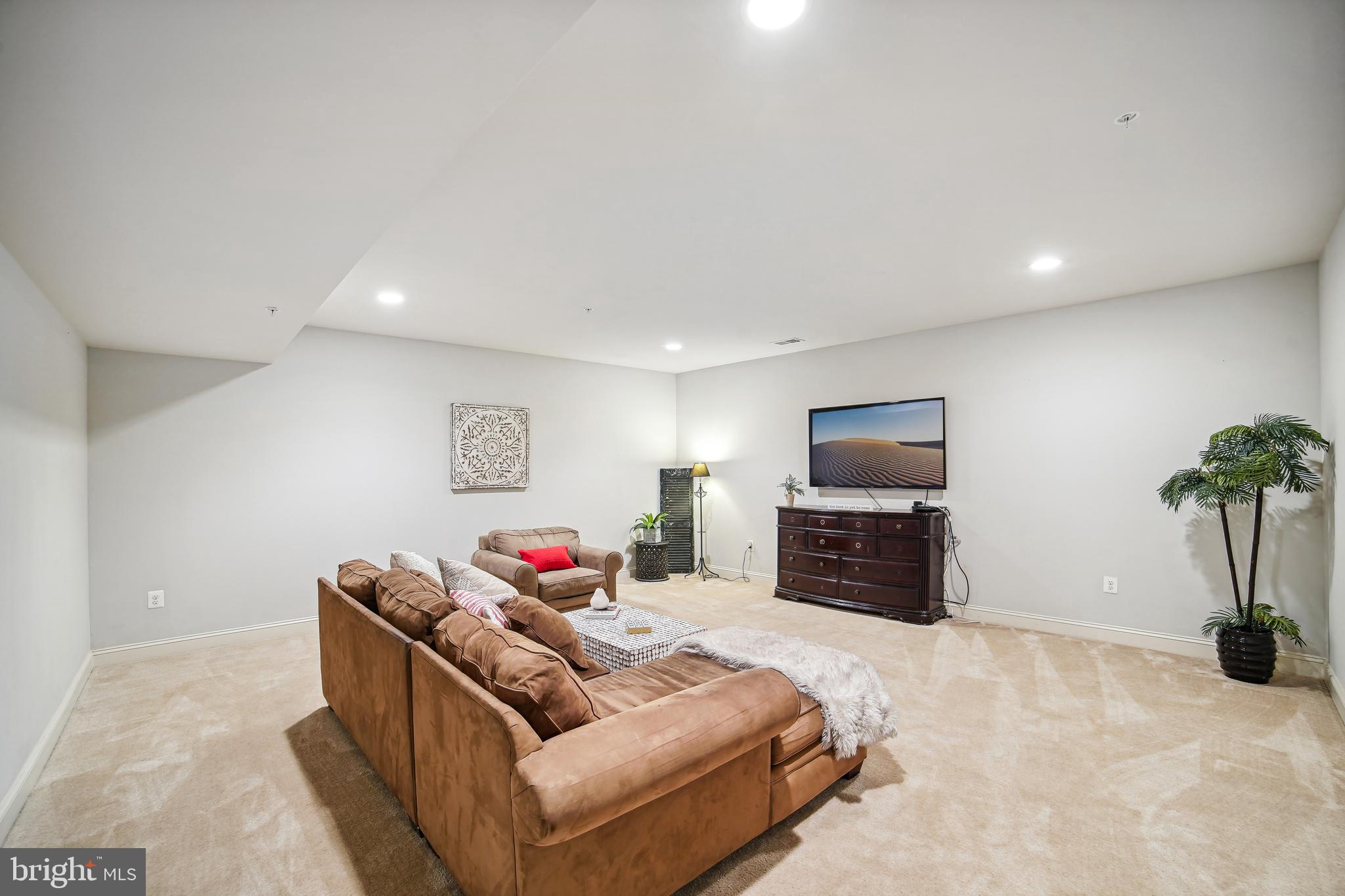 RUSSELL BRANCH ESTATES - Residential