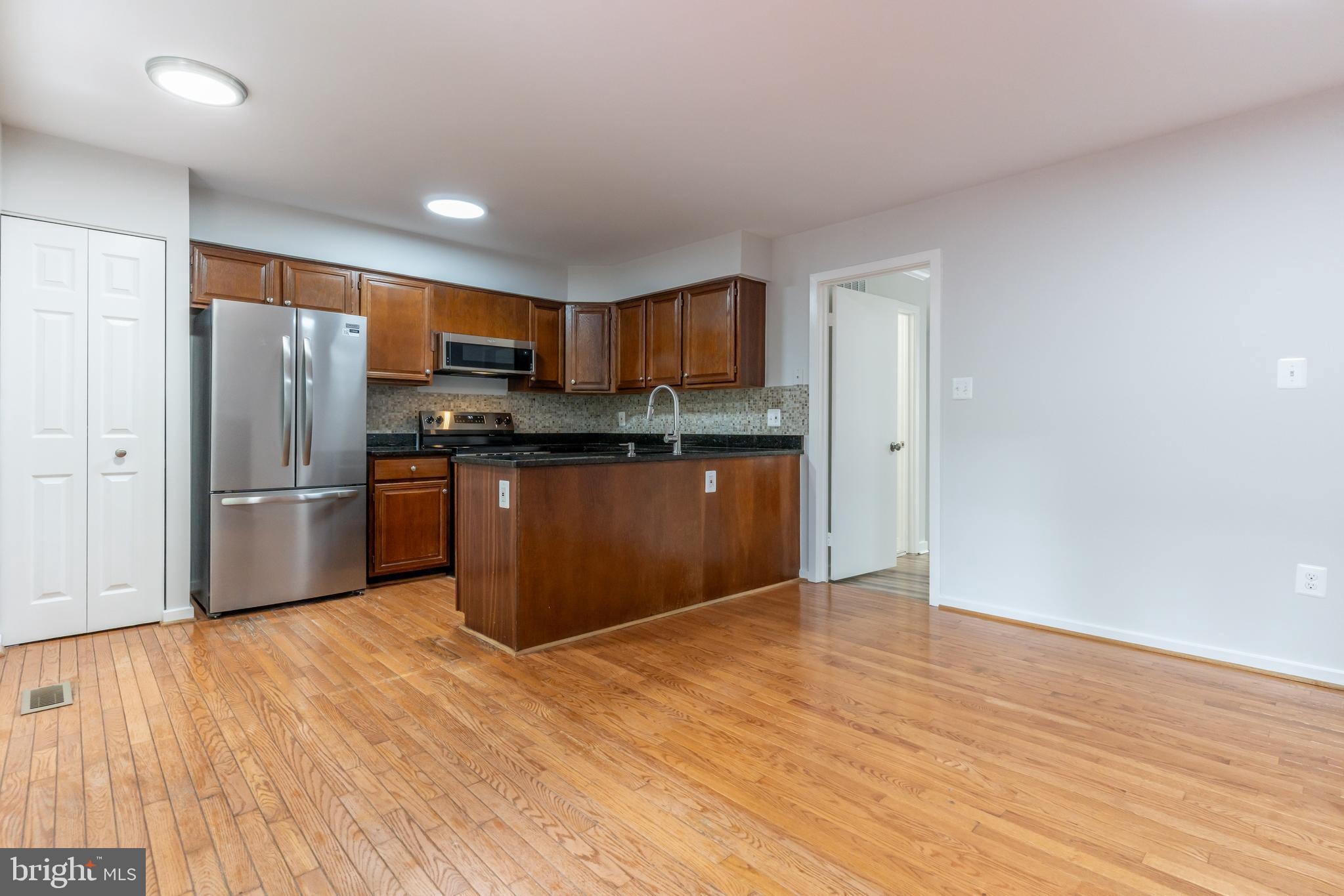6413 CHEROKEE COURT