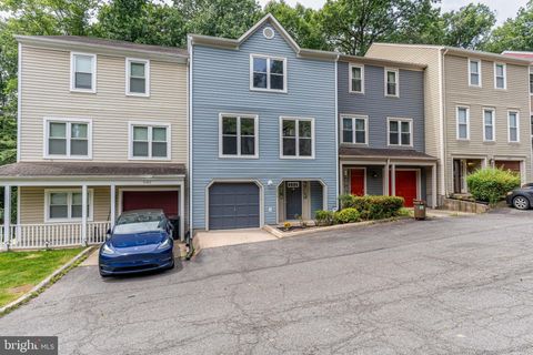 Photo of 6413 Cherokee Court, ALEXANDRIA, VA 22312 (MLS # VAFX2318622)