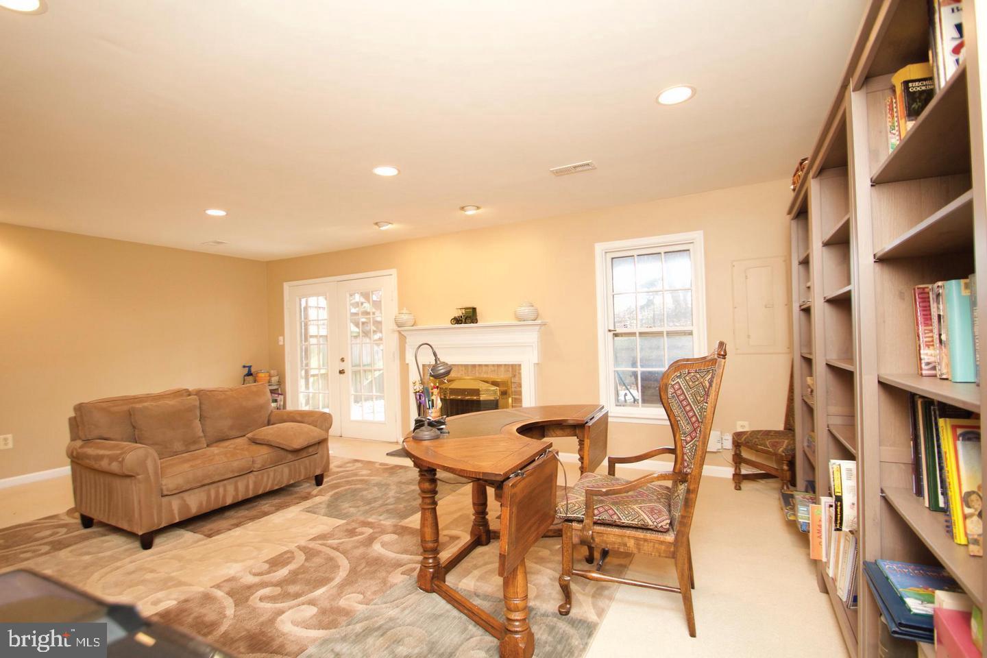 TIMBERLAWN - Residential Lease