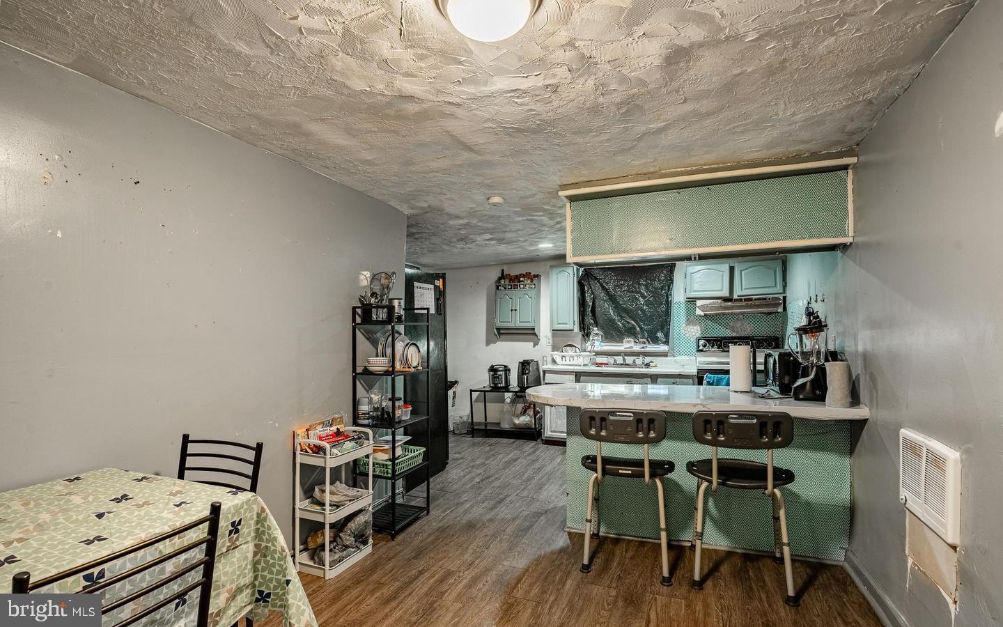 323 MULBERRY STREET