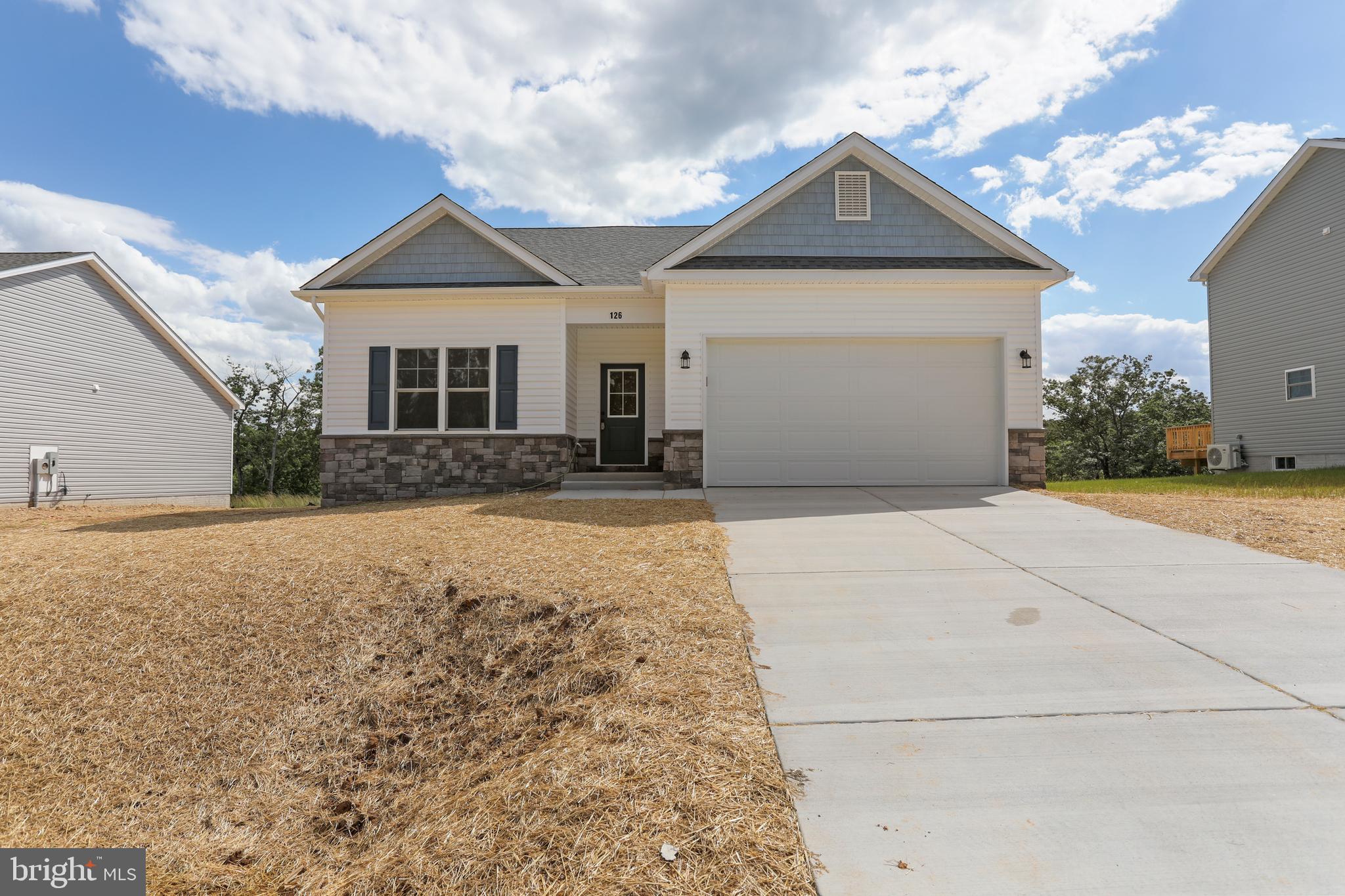 MIDDLE CREEK VISTAS - Residential