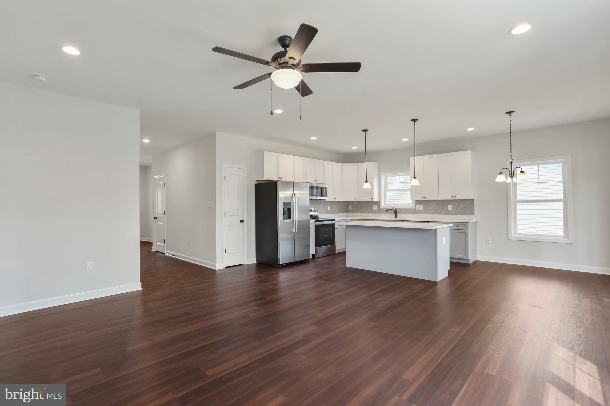 MIDDLE CREEK VISTAS - Residential