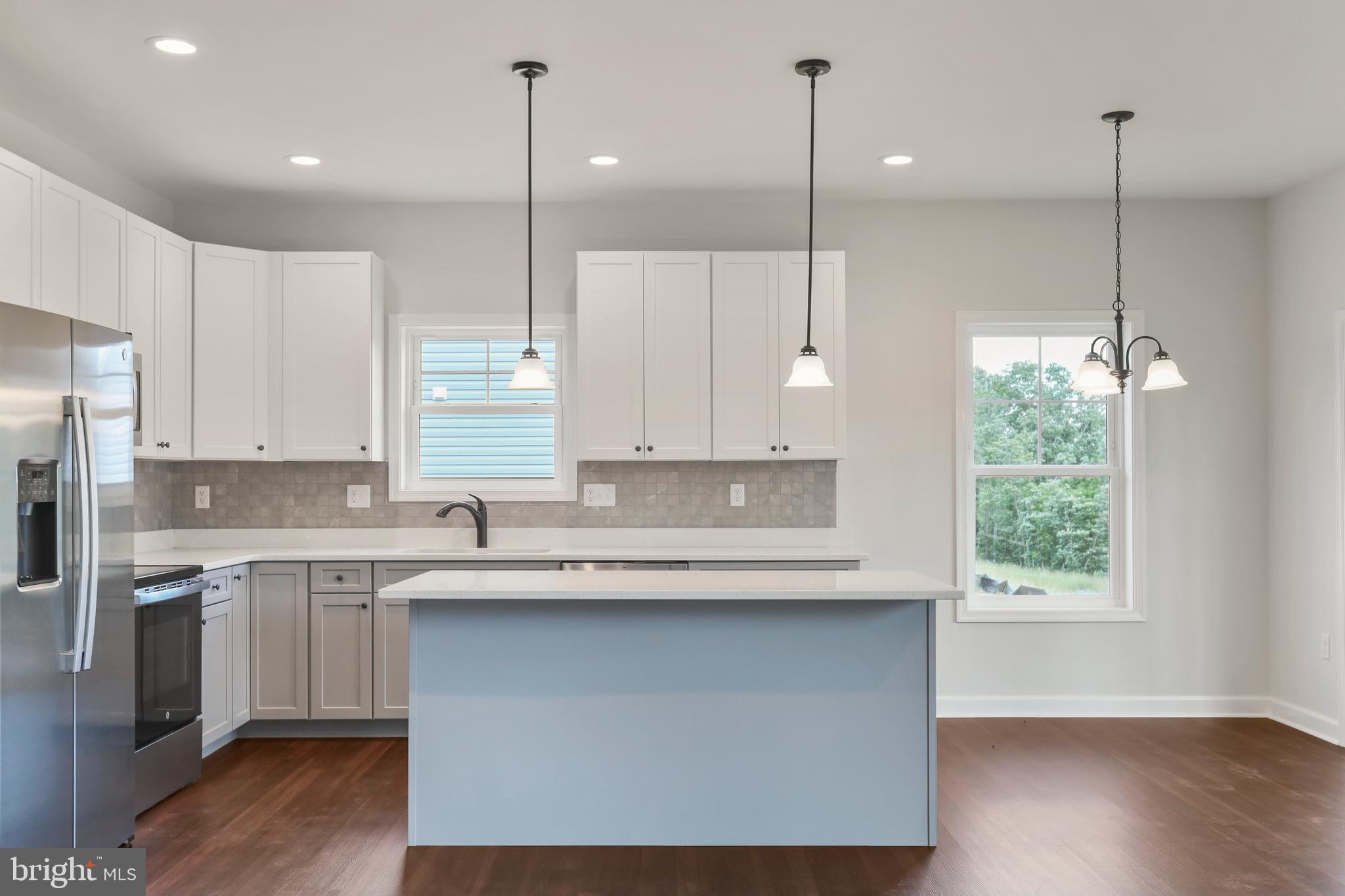 MIDDLE CREEK VISTAS - Residential