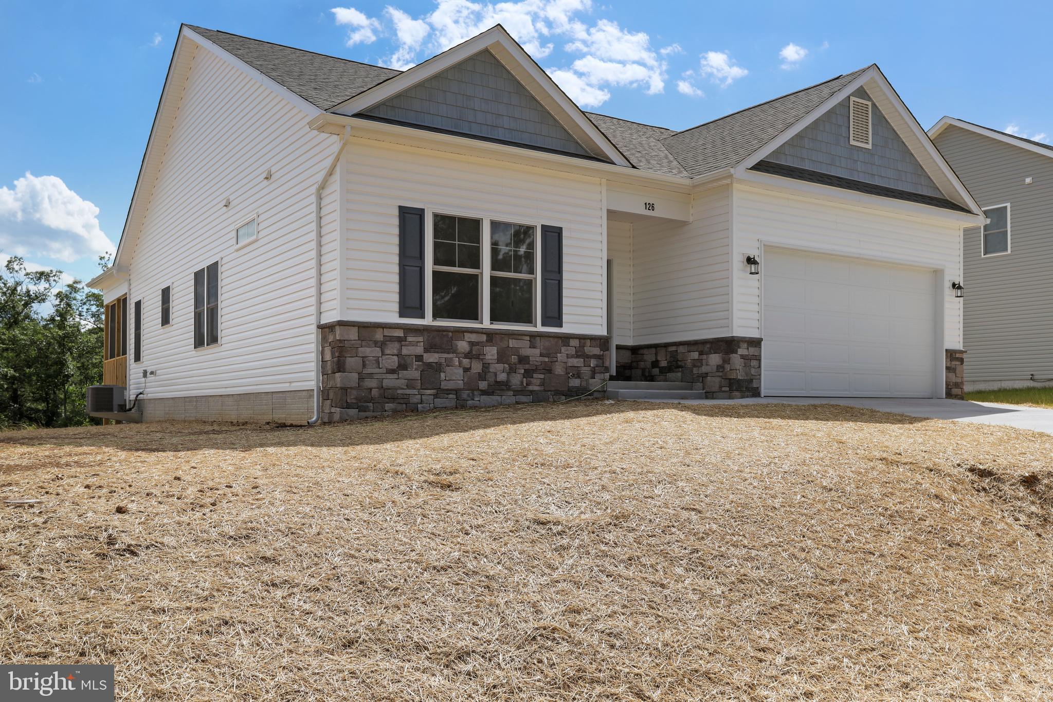 MIDDLE CREEK VISTAS - Residential