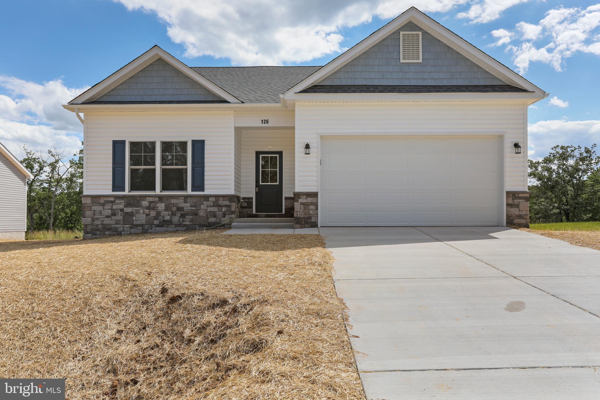 MIDDLE CREEK VISTAS - Residential