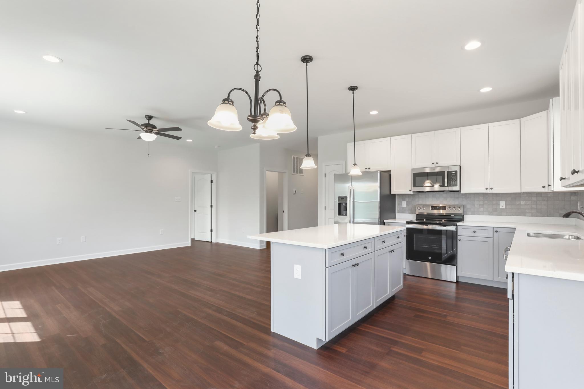 MIDDLE CREEK VISTAS - Residential