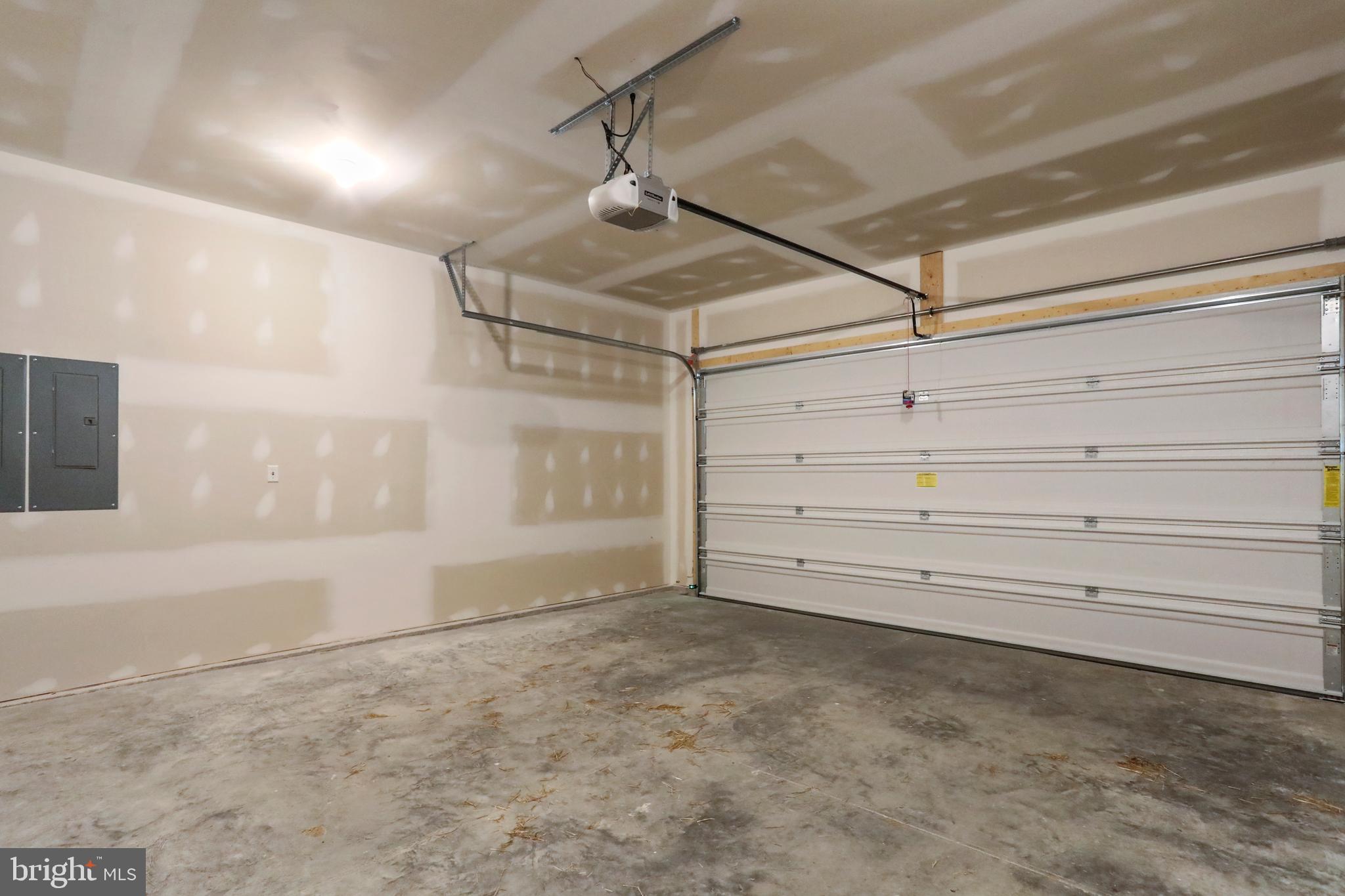 MIDDLE CREEK VISTAS - Residential