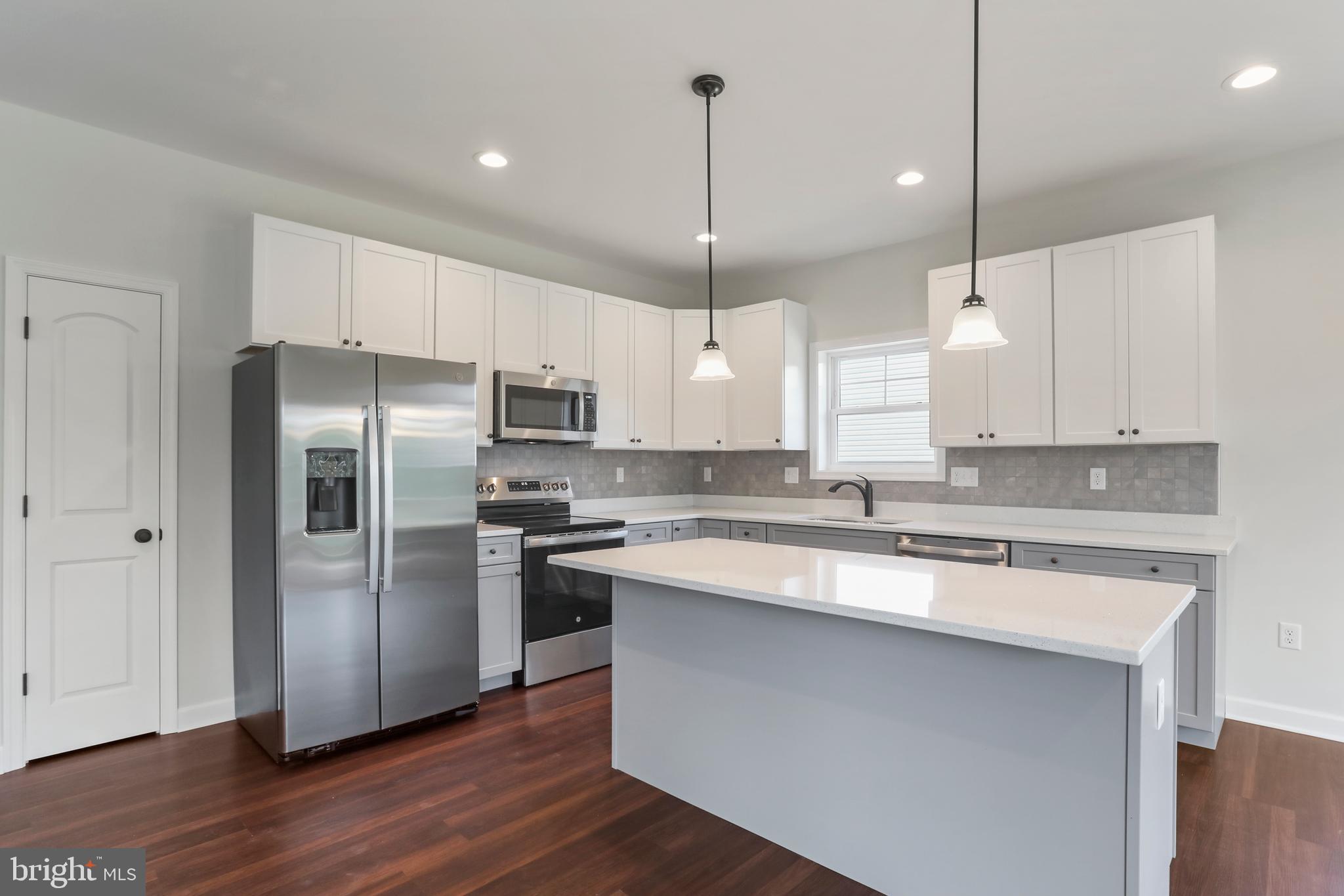 MIDDLE CREEK VISTAS - Residential