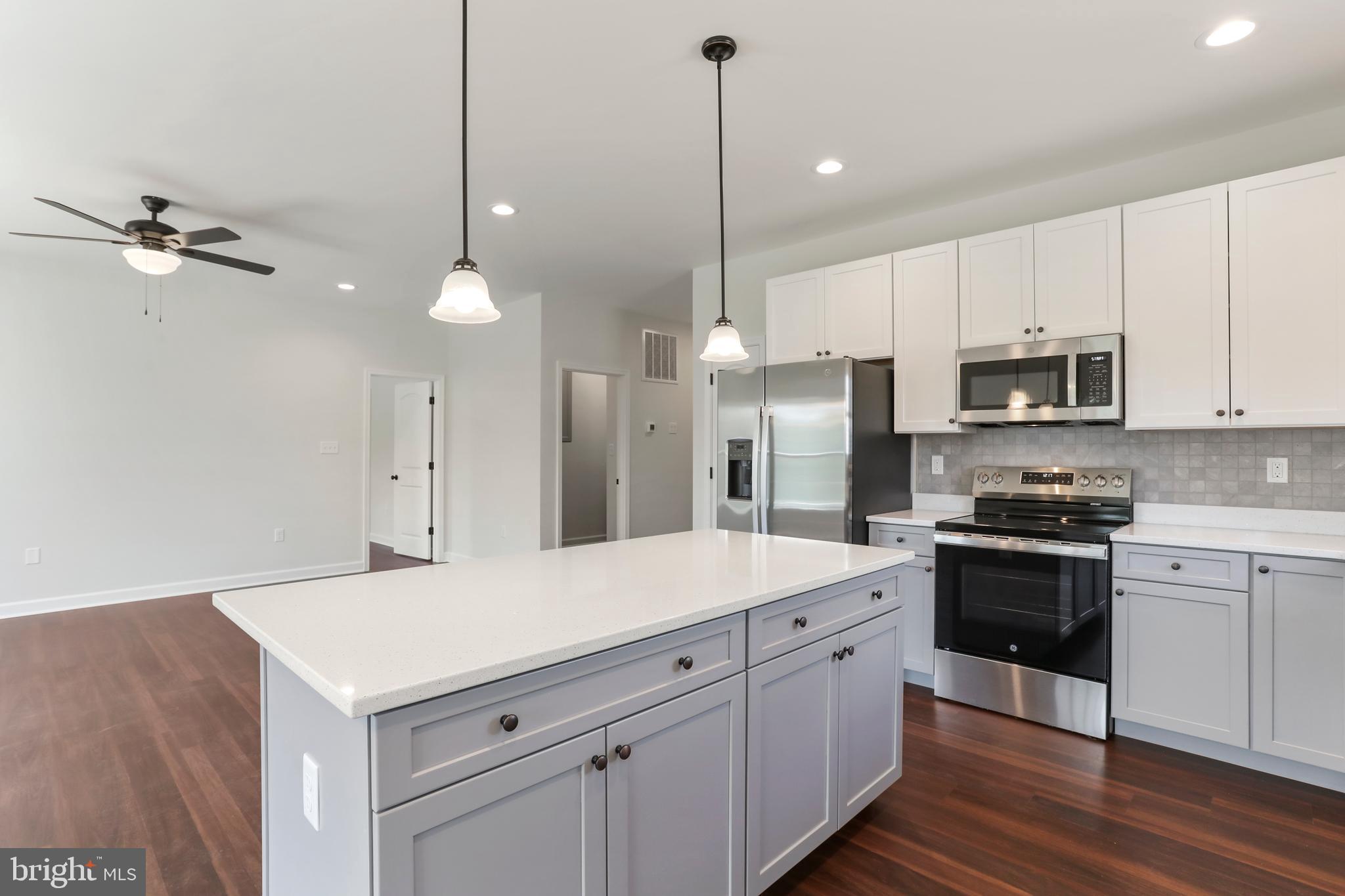 MIDDLE CREEK VISTAS - Residential