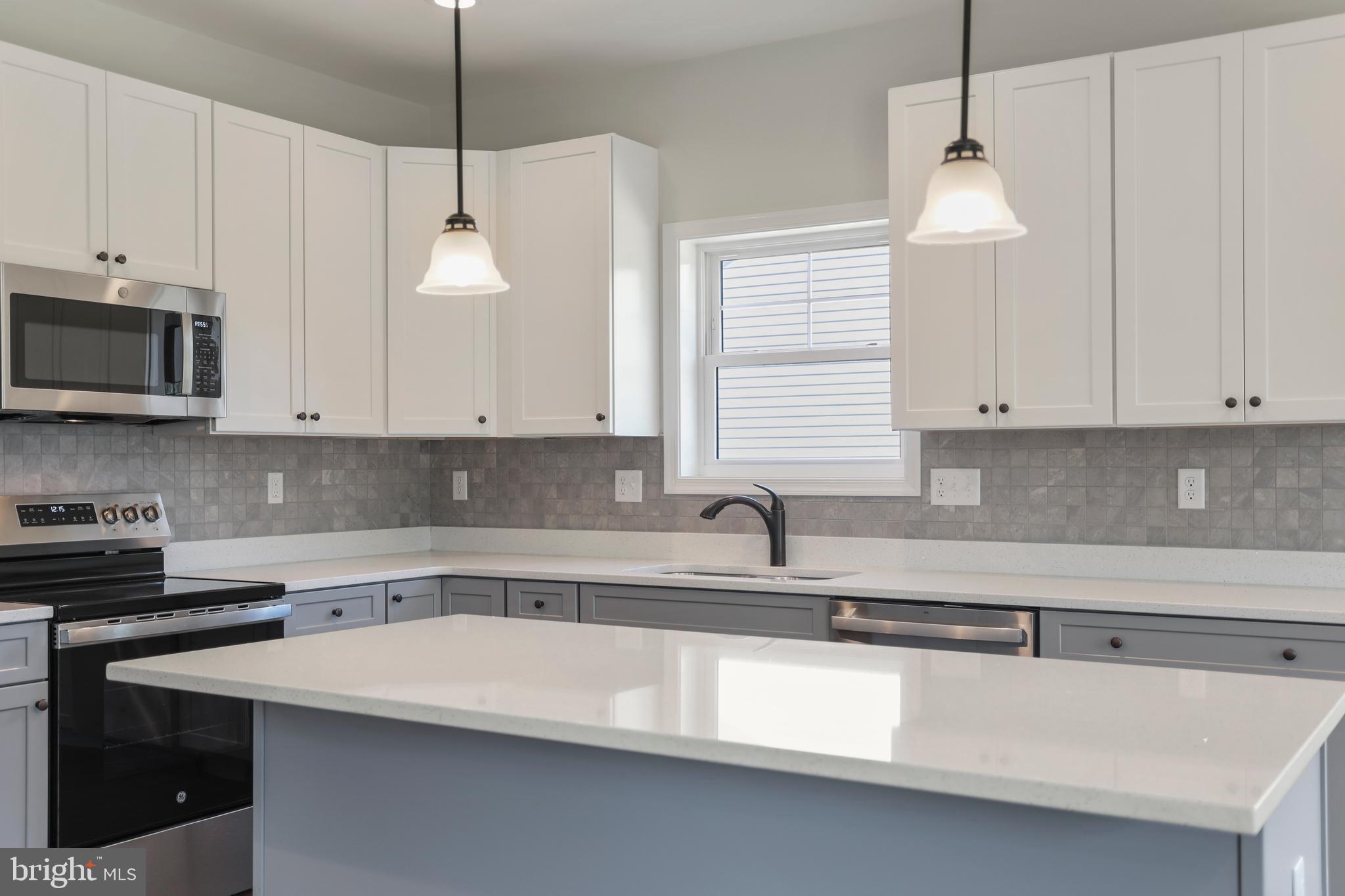 MIDDLE CREEK VISTAS - Residential