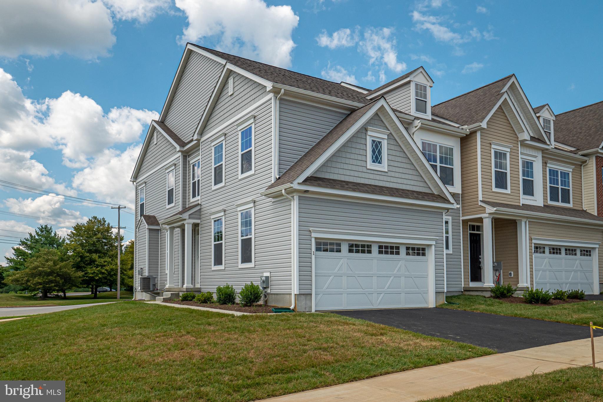 EAST VILLAGE - Residential