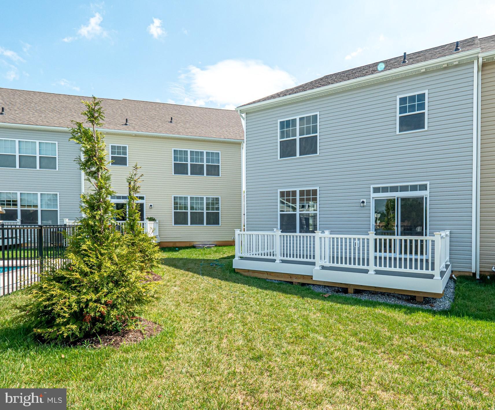 EAST VILLAGE - Residential