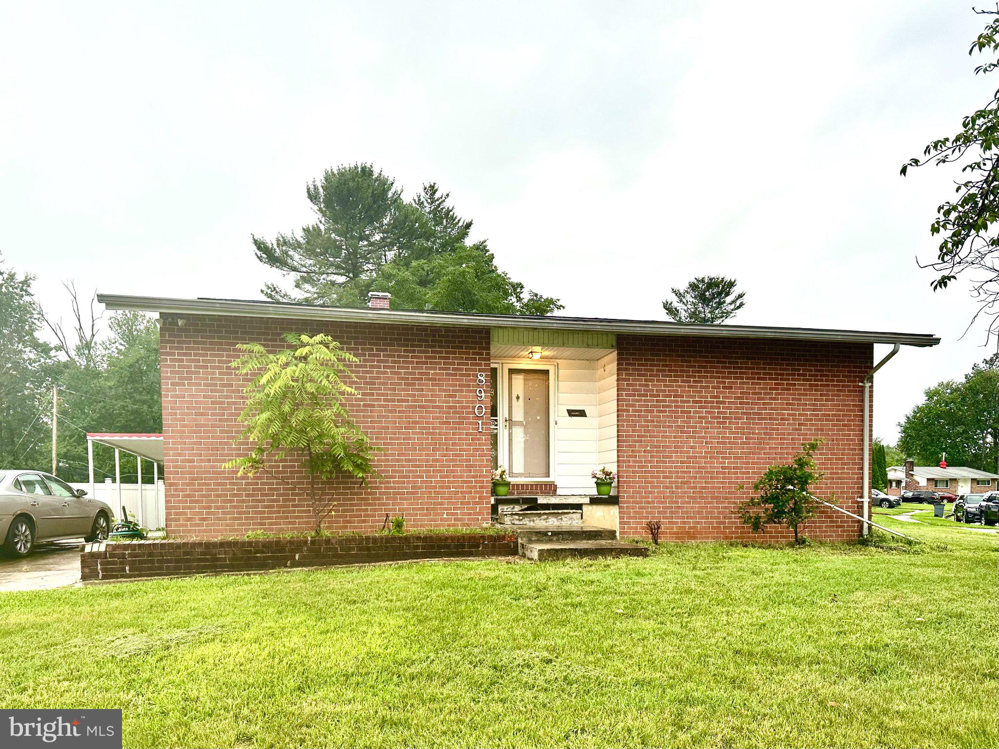 8901 MIDDLEBROOK COURT