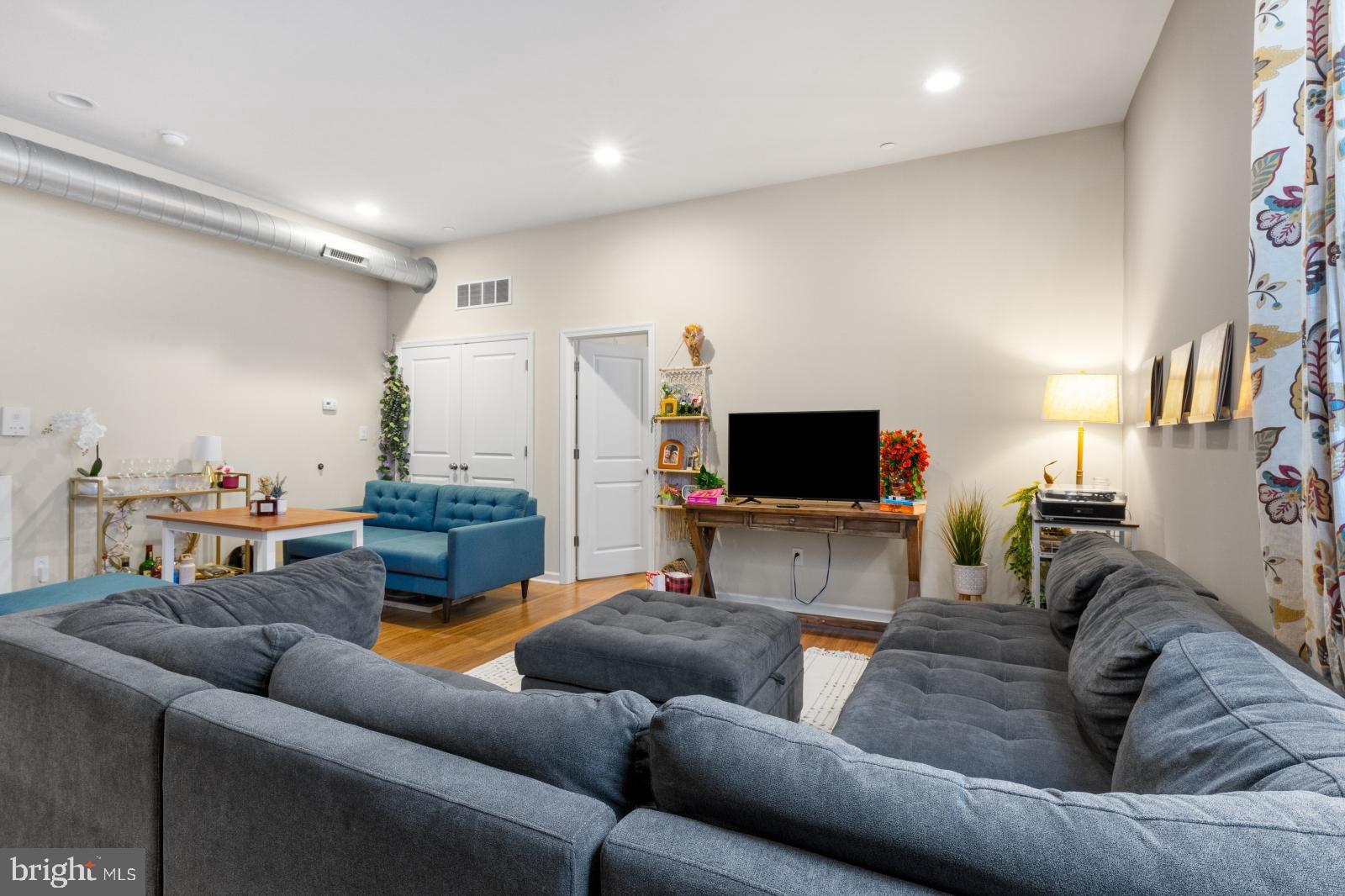 FISHTOWN - Residential Lease