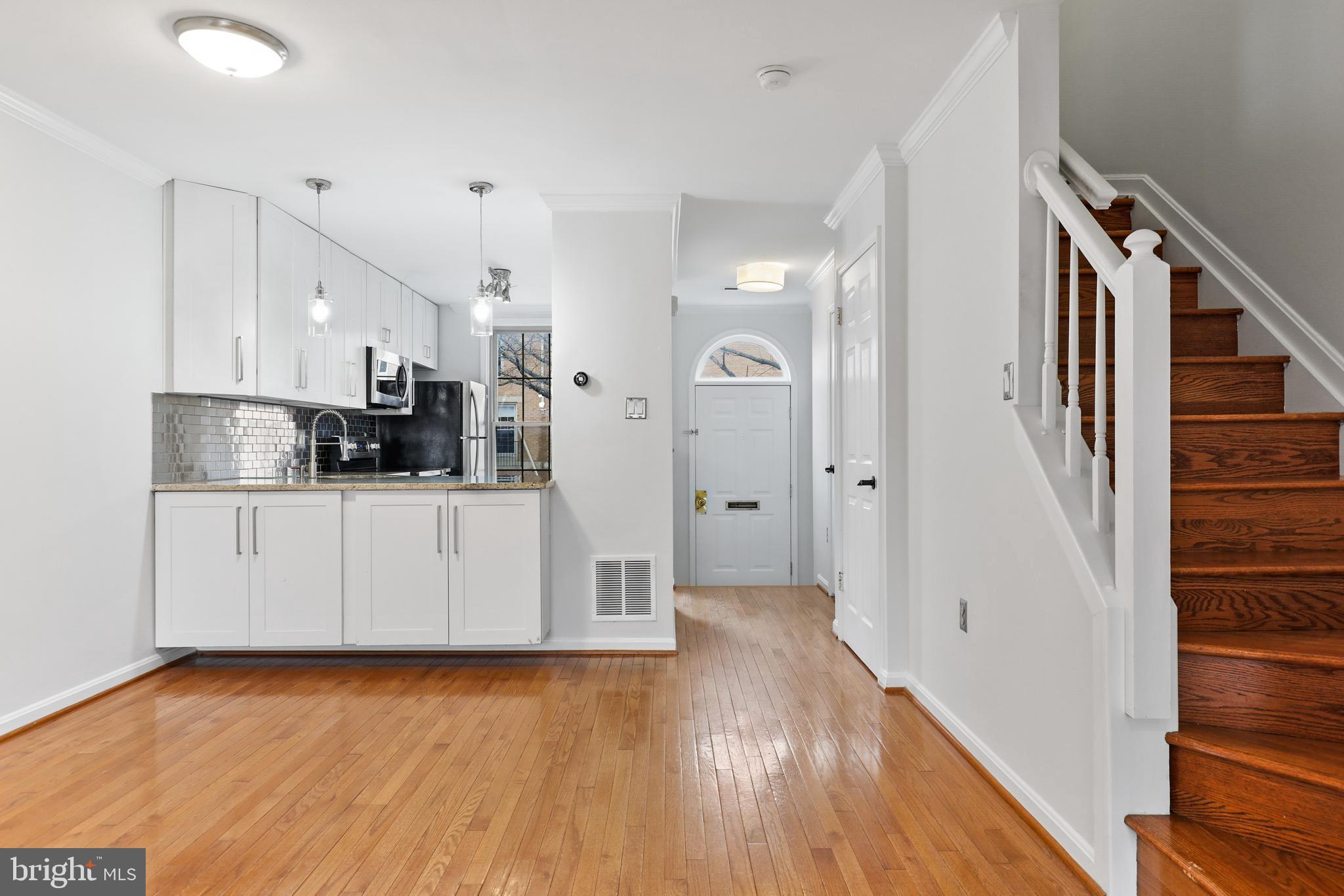 CANTON SQUARE - Residential