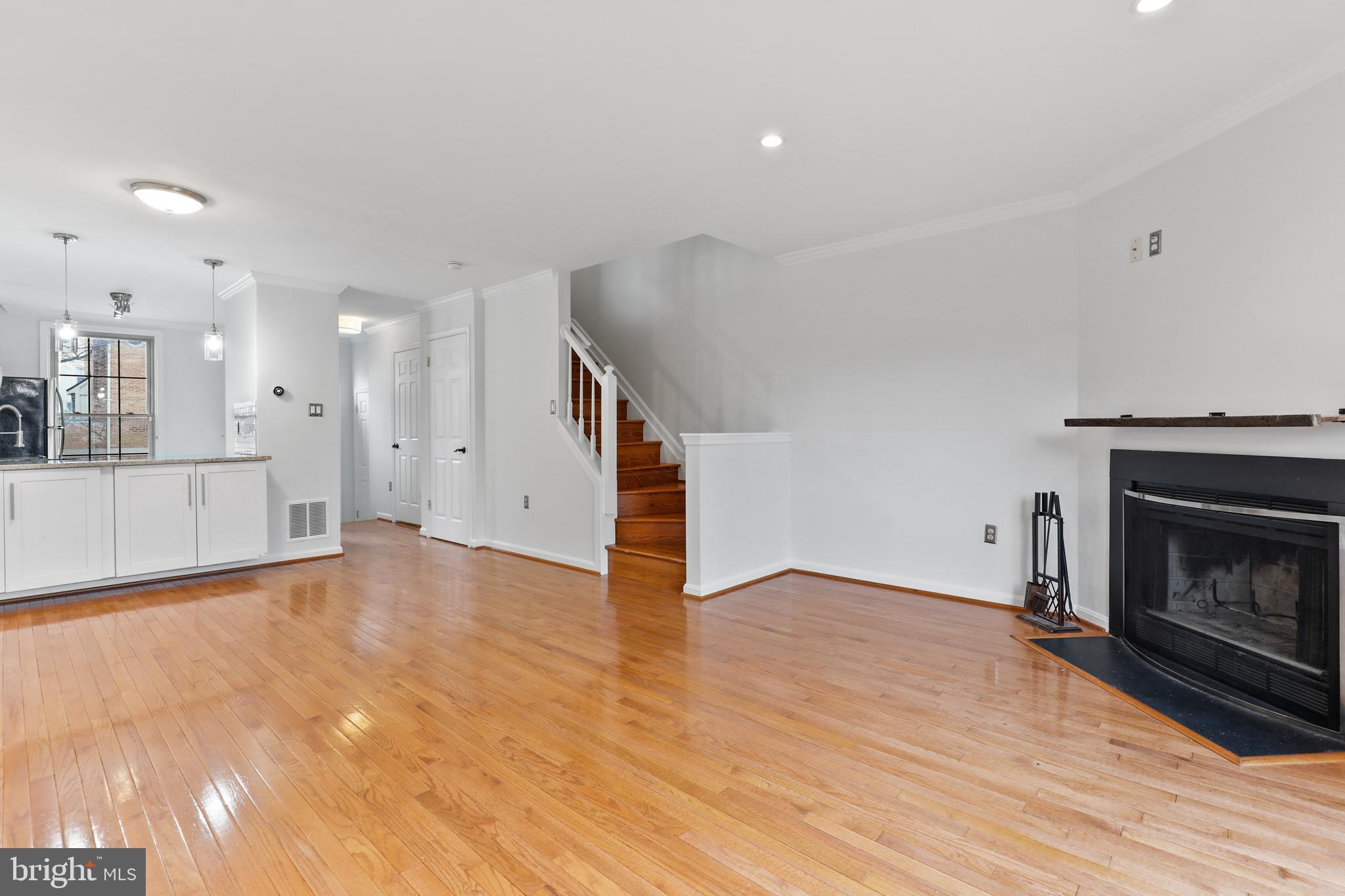 CANTON SQUARE - Residential