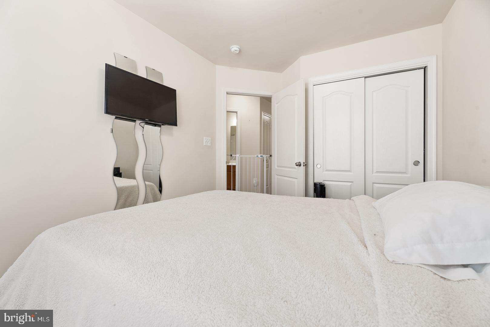 TRIANGLE HIGHLANDS CONDO - Residential