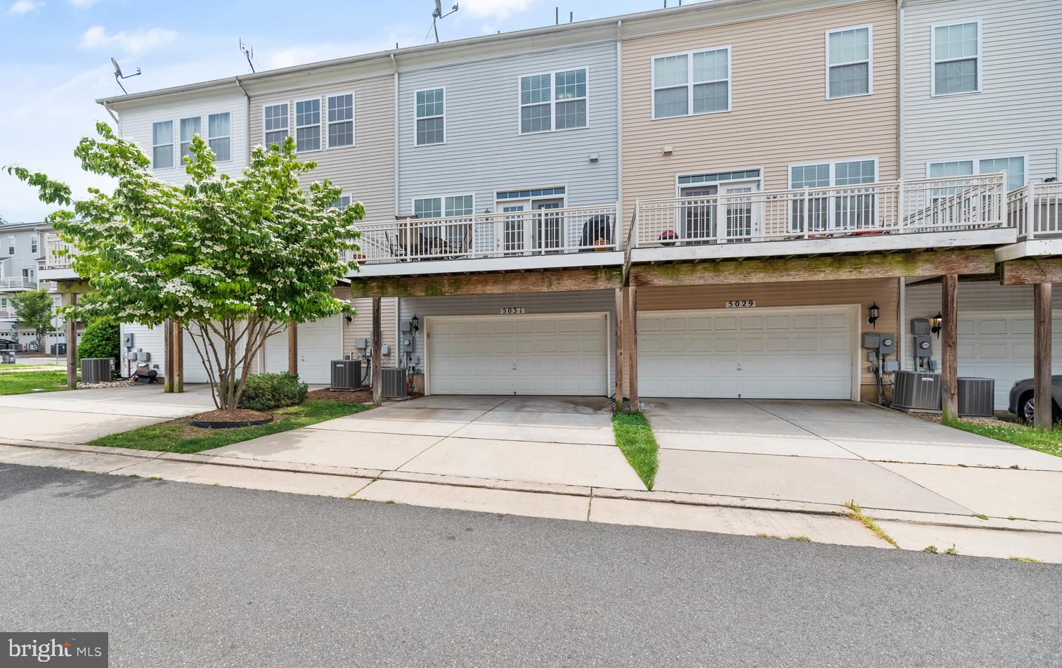 TRIANGLE HIGHLANDS CONDO - Residential