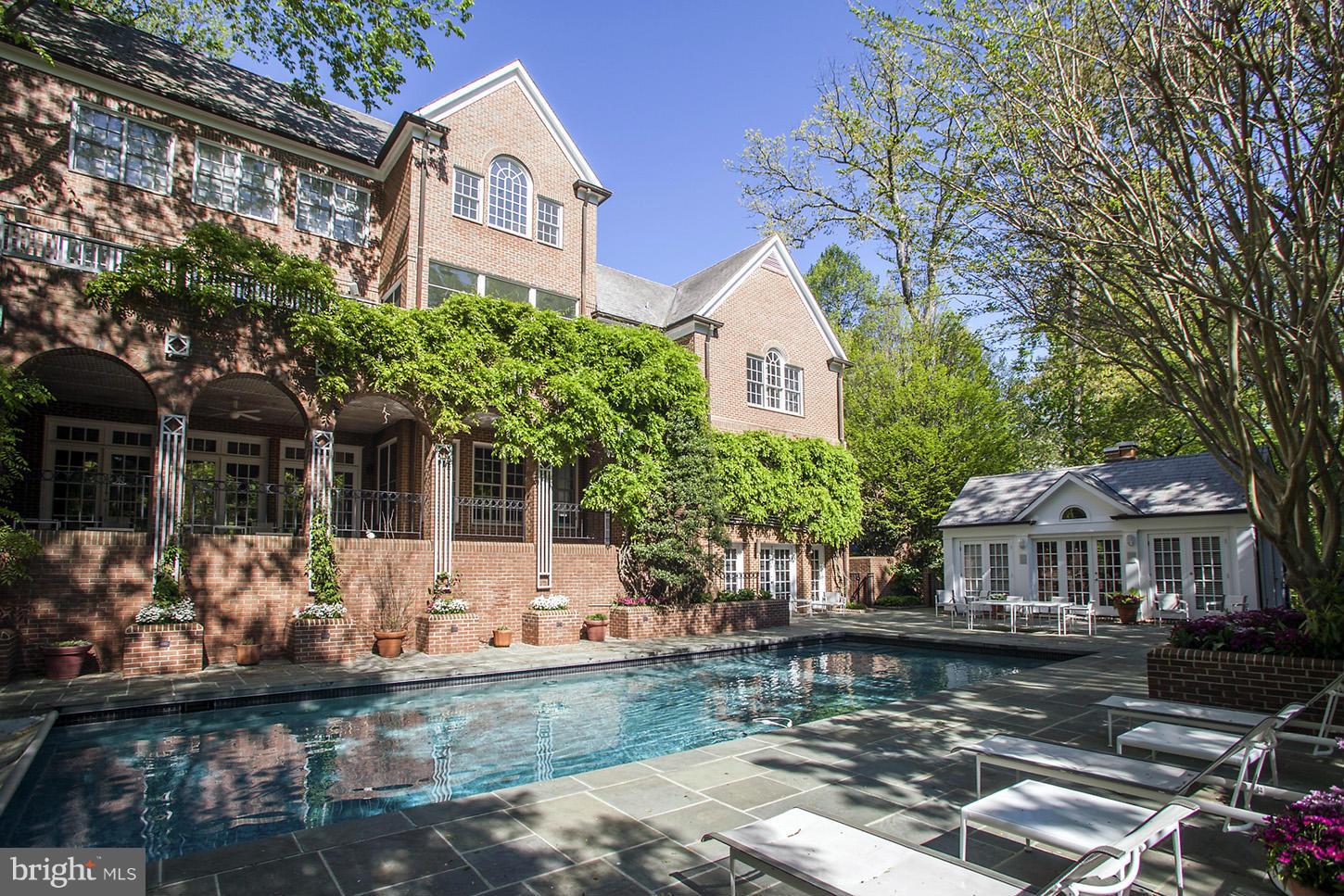 FOREST HILLS - Residential