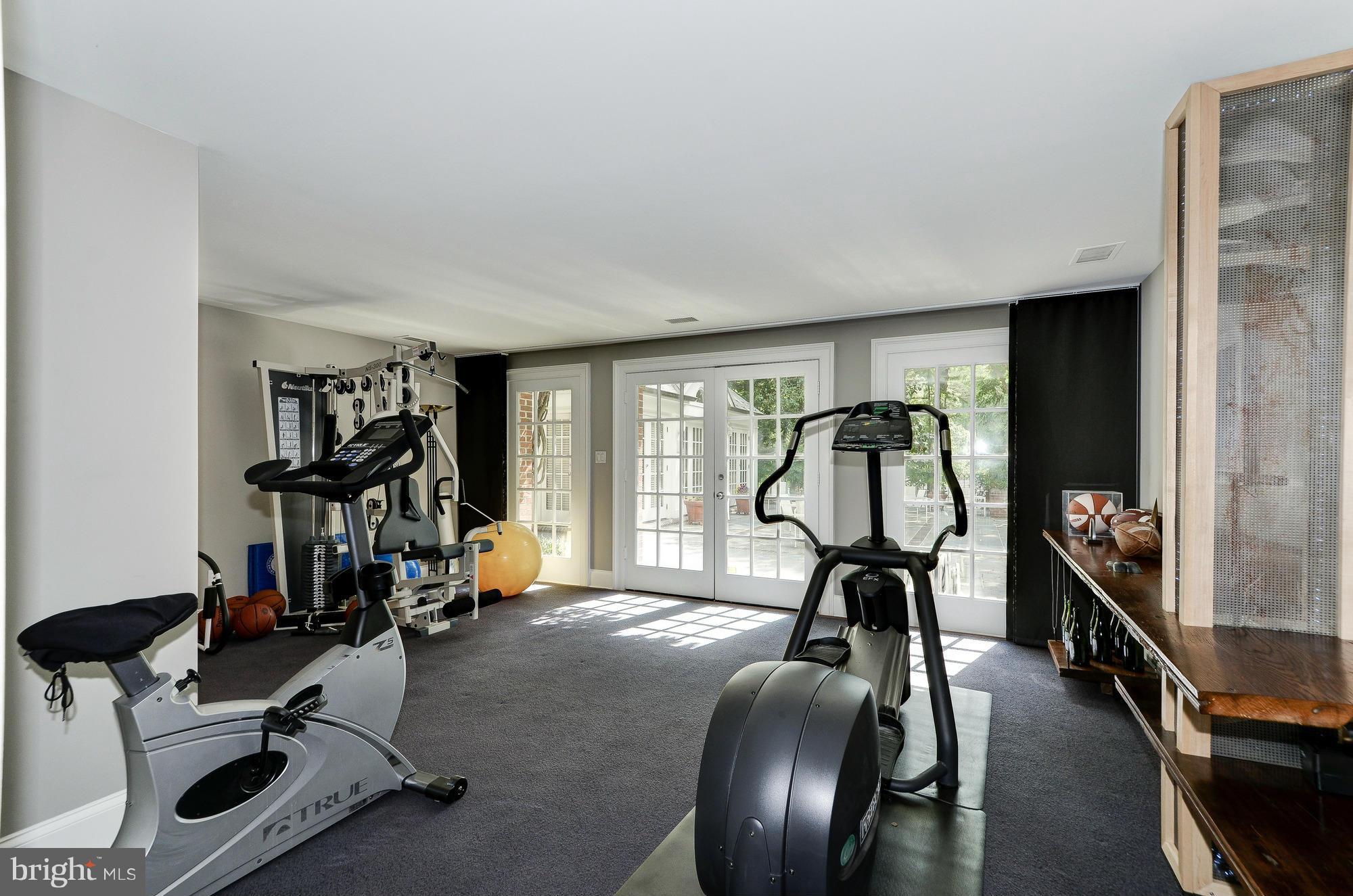FOREST HILLS - Residential