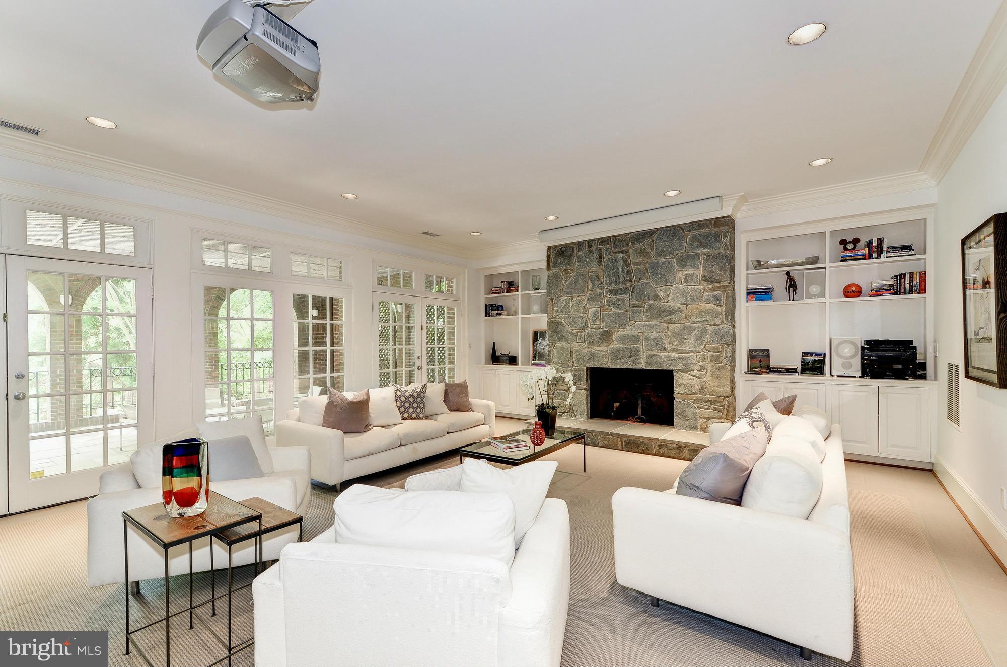 FOREST HILLS - Residential
