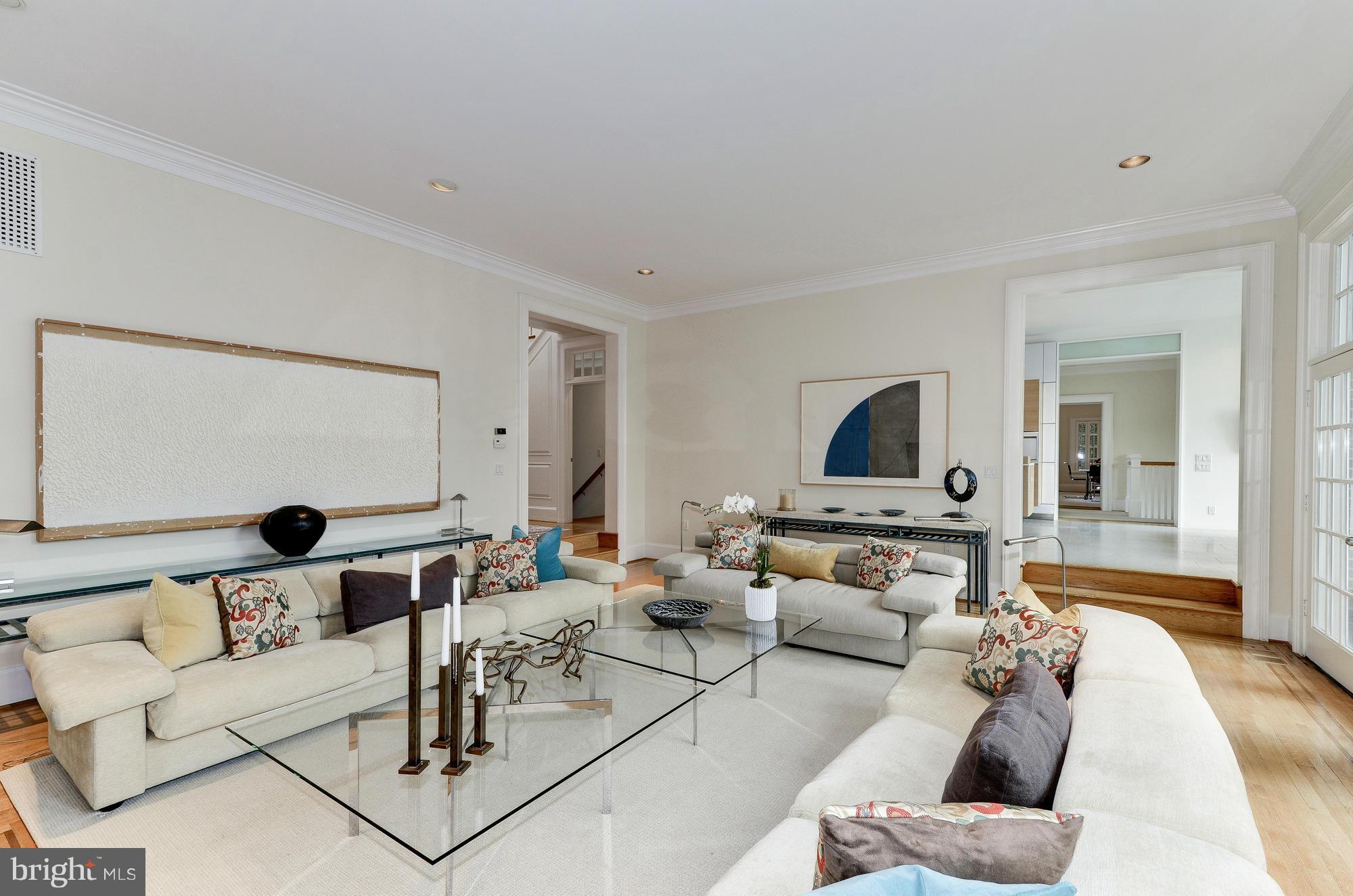 FOREST HILLS - Residential
