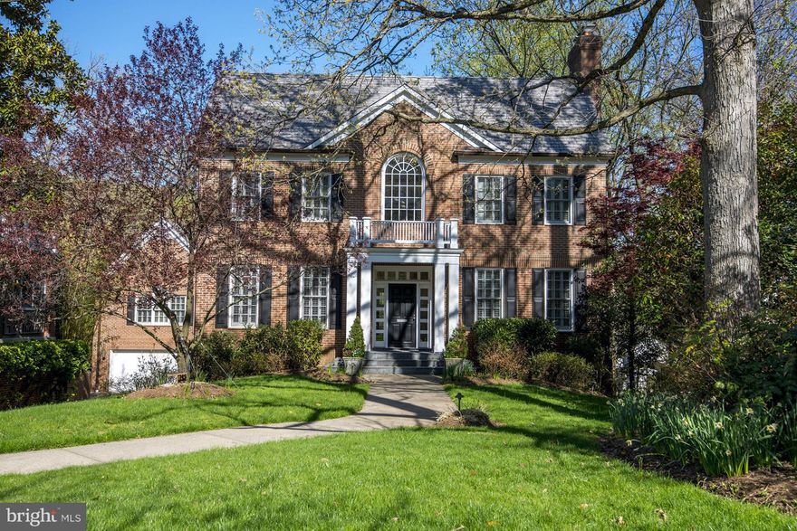 Stunning, sunny 8900SF 6BR Gibson built (1991) home on one of DC's most beautiful streets. Soaring, central skylit gallery; spectacular, sleek Robert Gurney kitchen with wall of glass overlooking the Park adjacent to large 22' x 20' family room opening to deck; gorgeous 50' pool + pool house w/kitchen, bath, changing room. Perfect for entertaining.