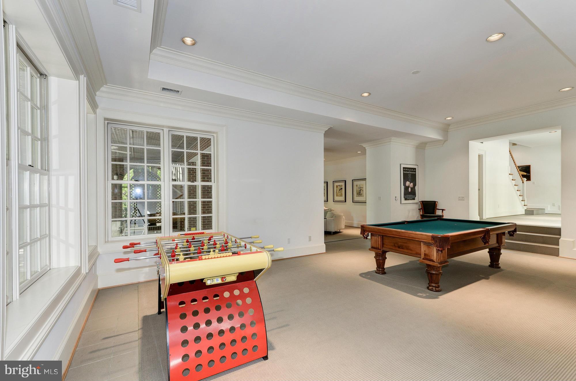 FOREST HILLS - Residential