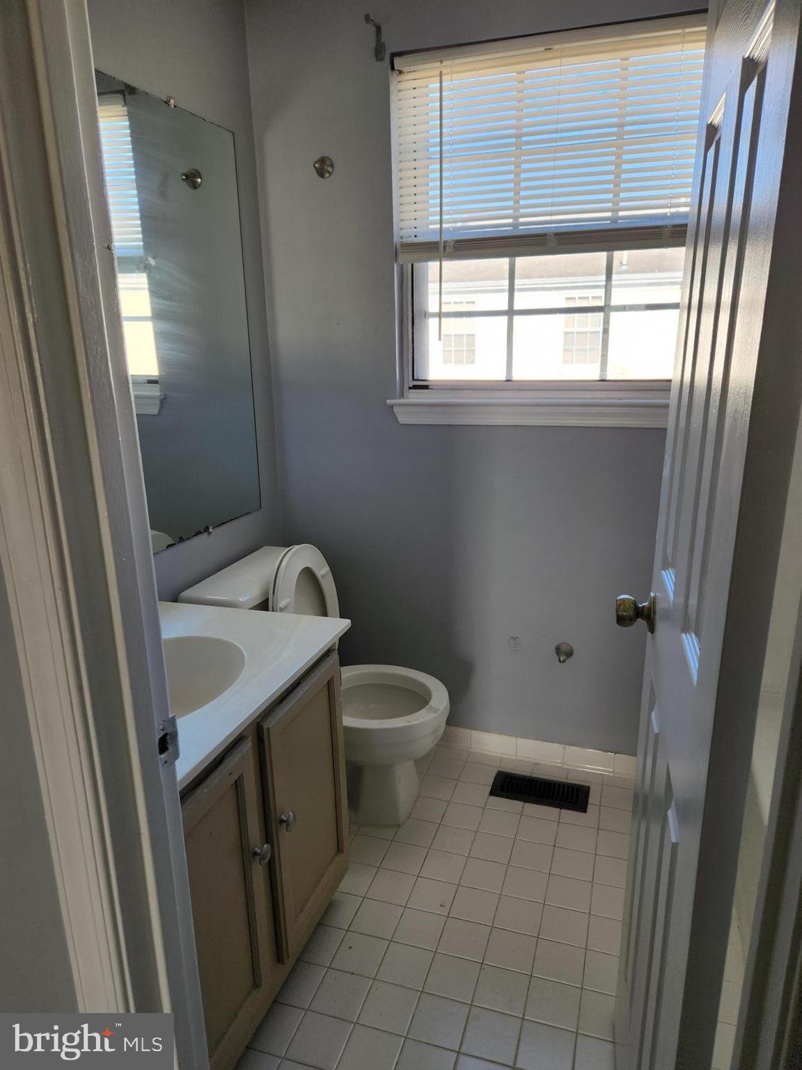 PRINCETON SQUARE - Residential Lease