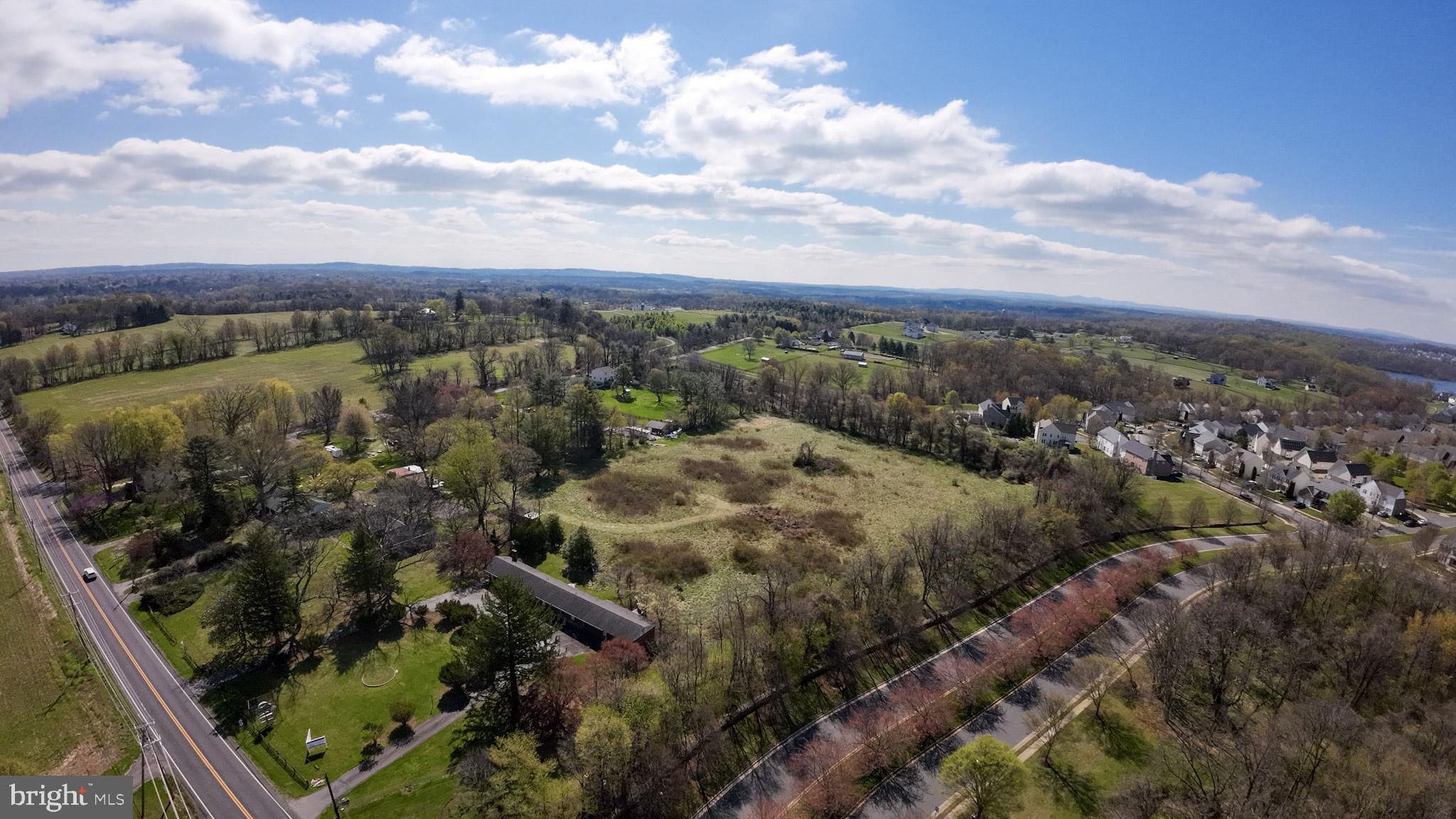 ROUND HILL - Residential
