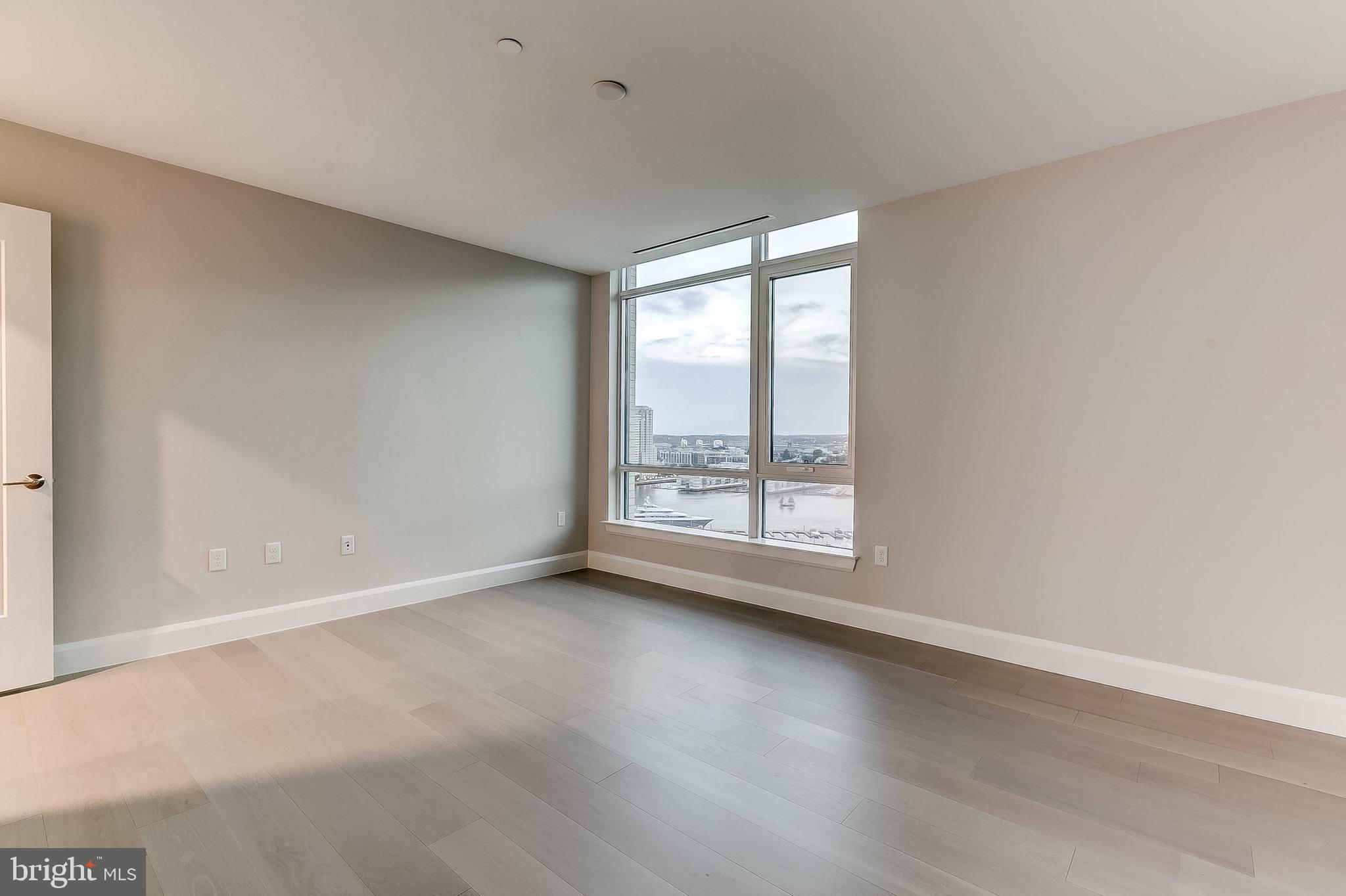 HARBOR EAST - Residential