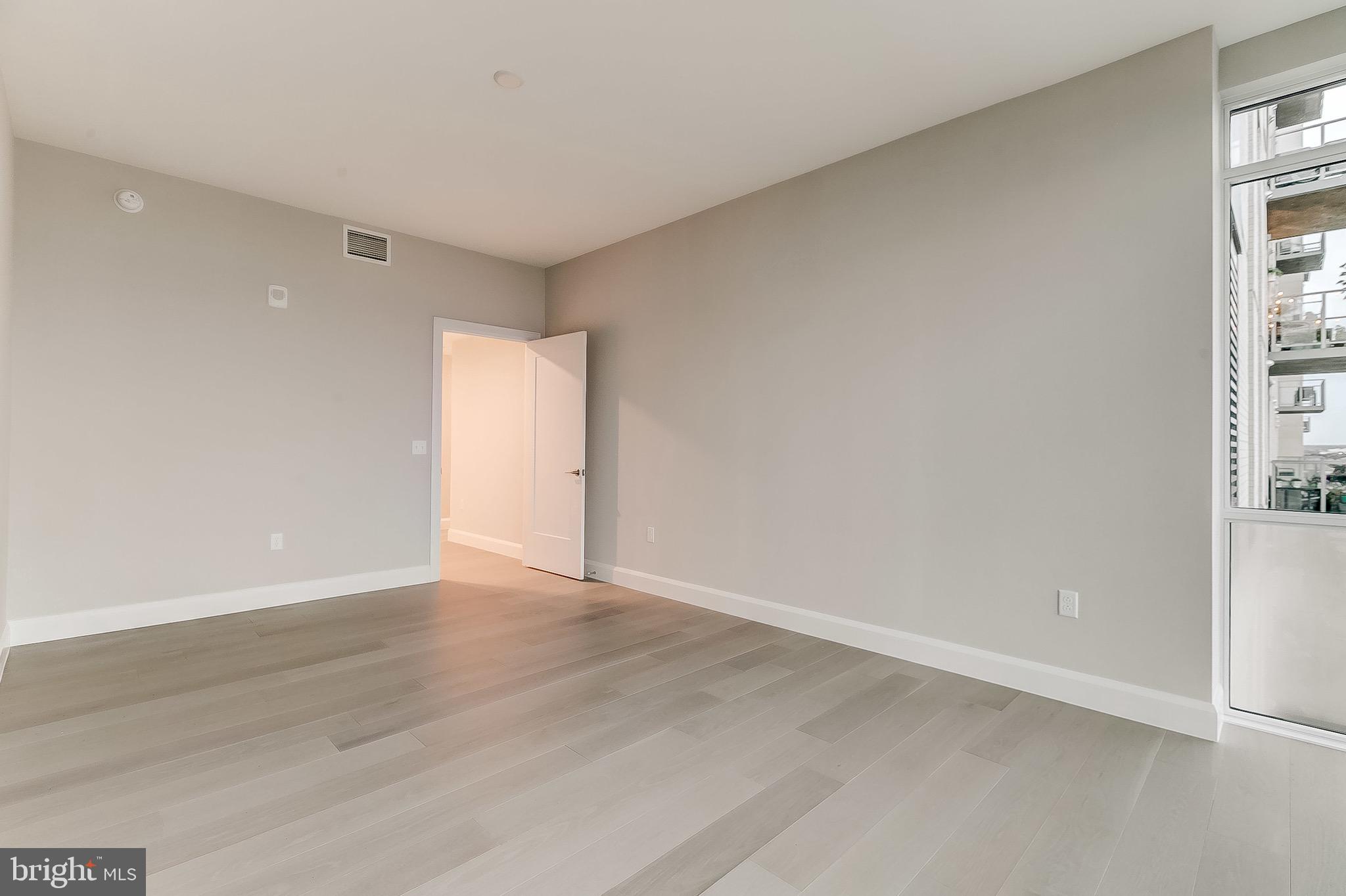 HARBOR EAST - Residential