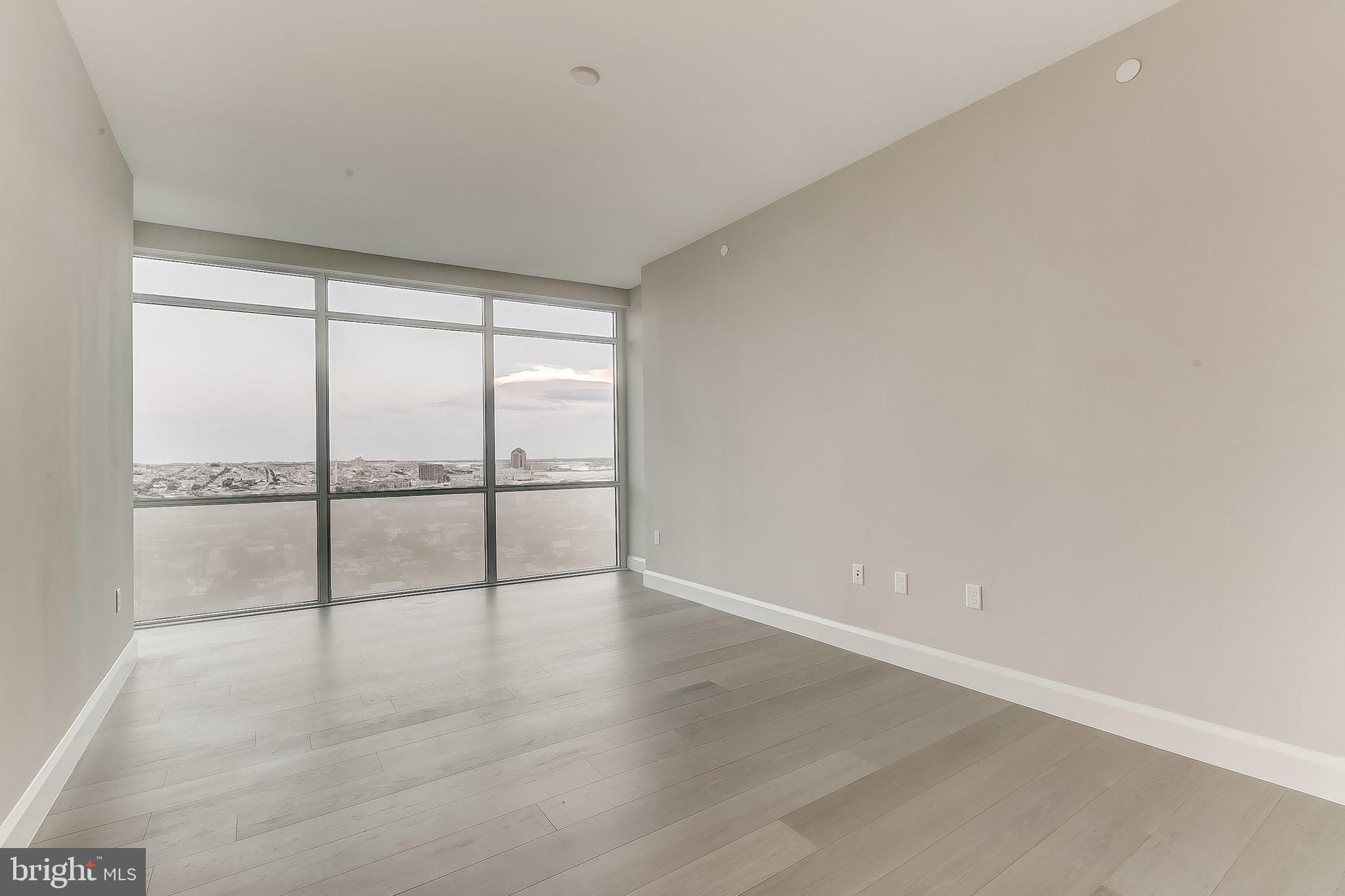 HARBOR EAST - Residential