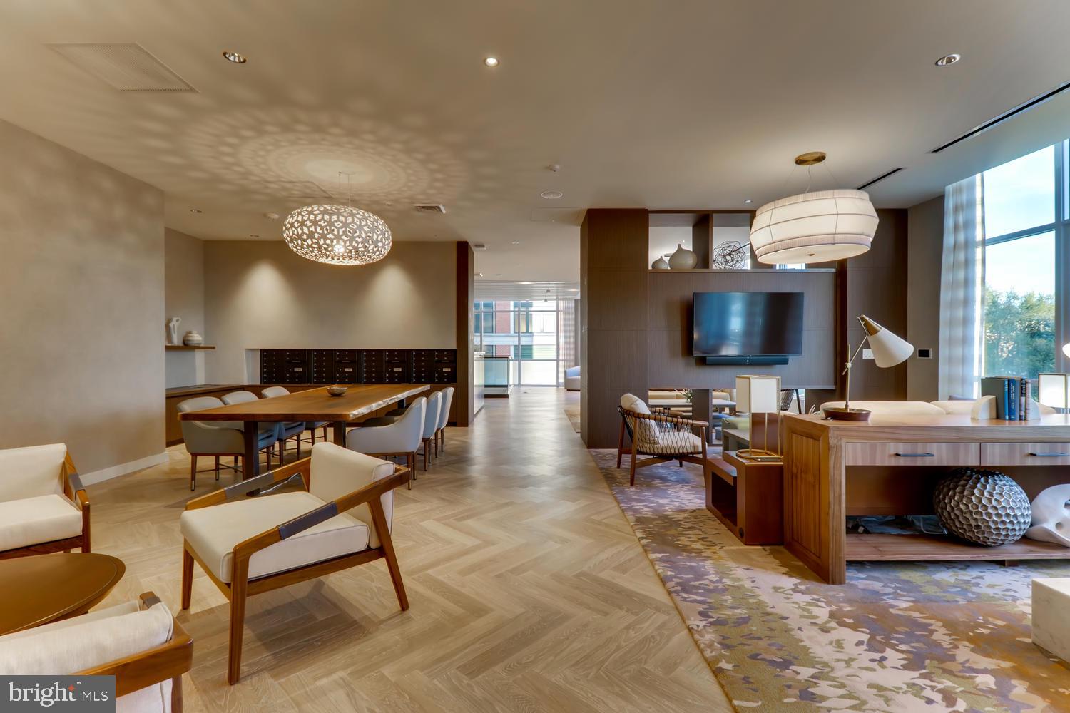HARBOR EAST - Residential