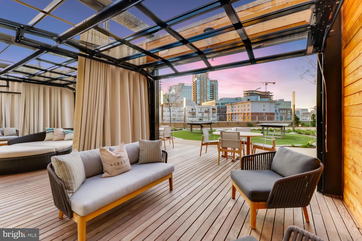 HARBOR EAST - Residential