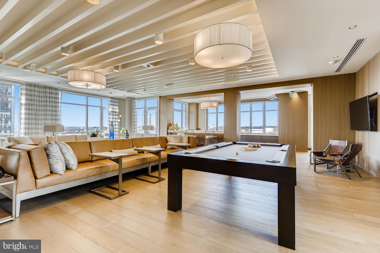 HARBOR EAST - Residential