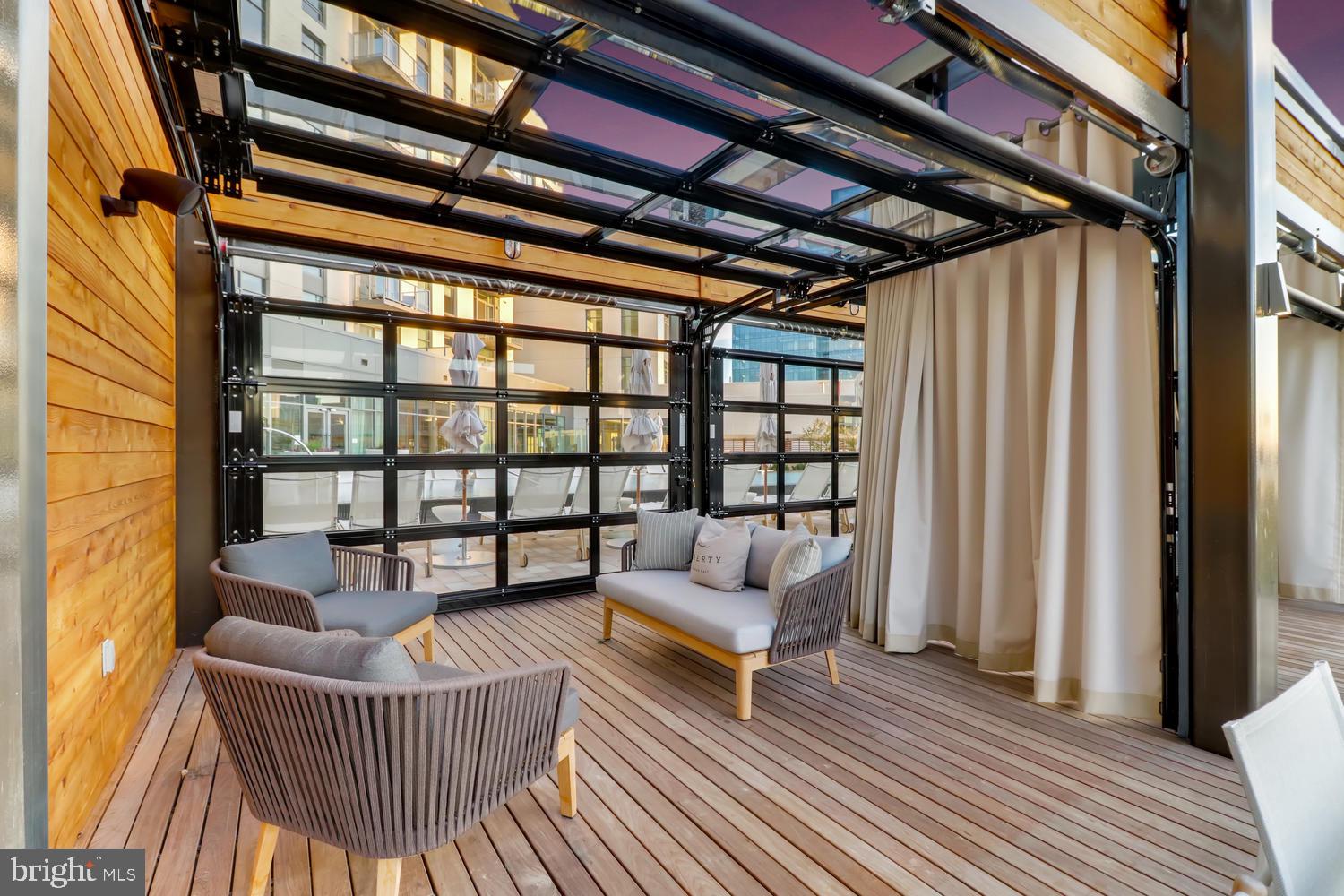 HARBOR EAST - Residential