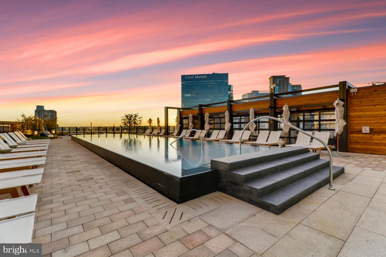HARBOR EAST - Residential
