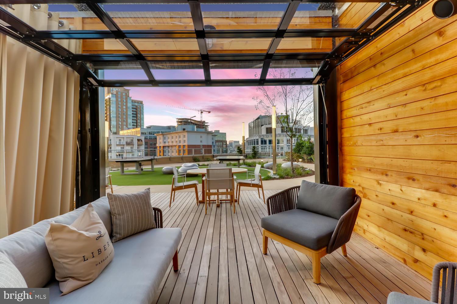 HARBOR EAST - Residential