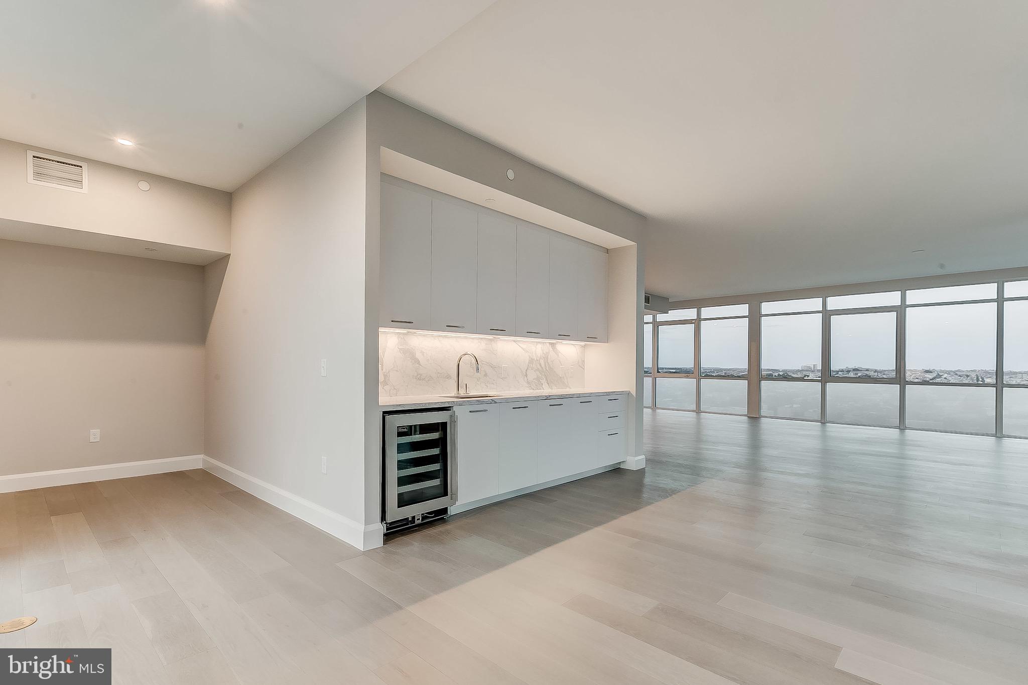 HARBOR EAST - Residential