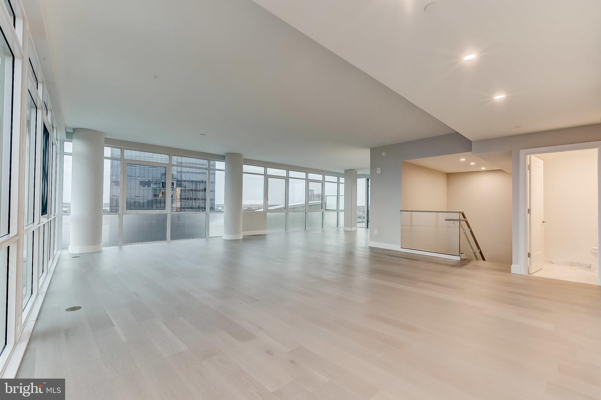 HARBOR EAST - Residential