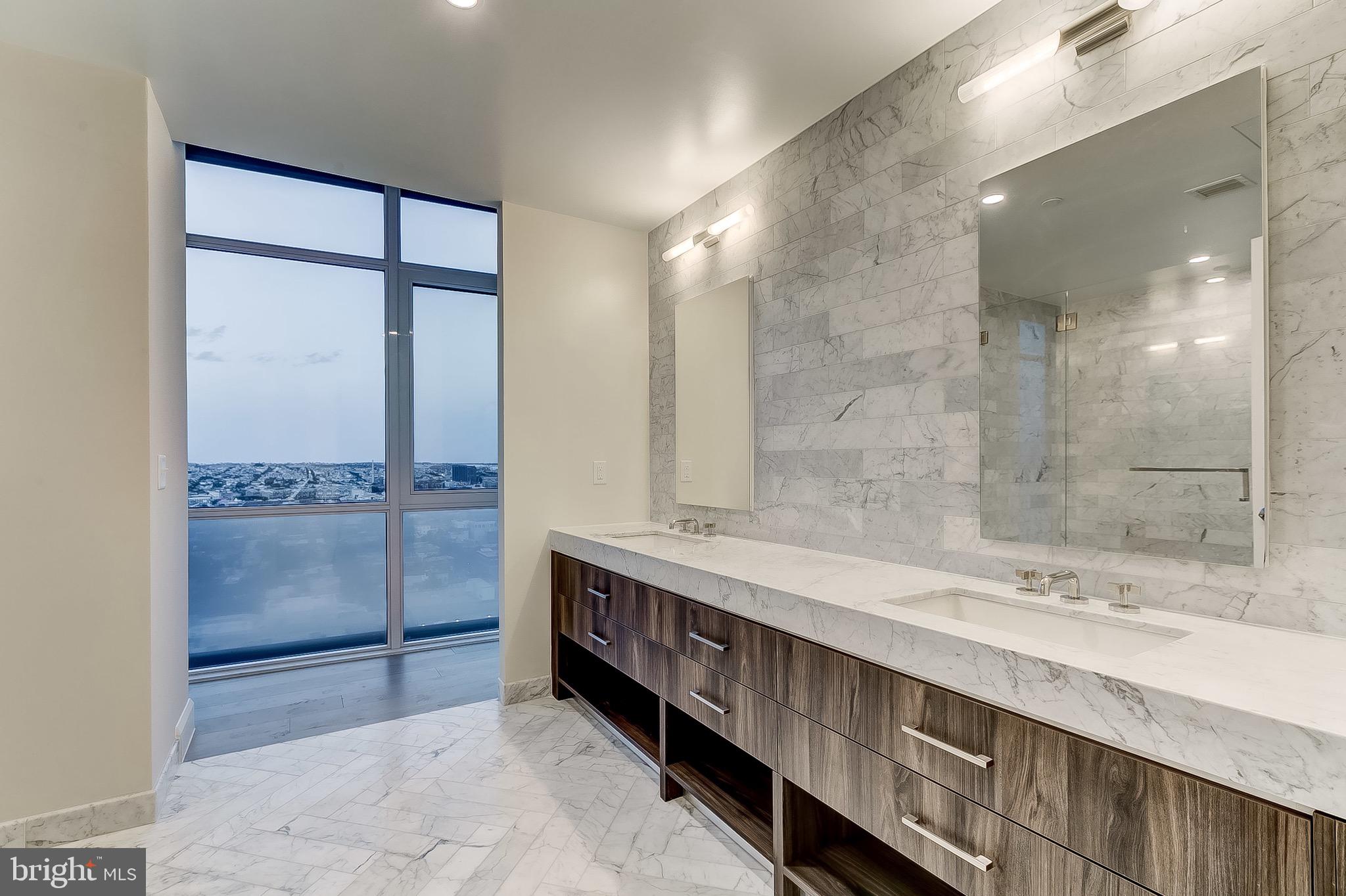 HARBOR EAST - Residential
