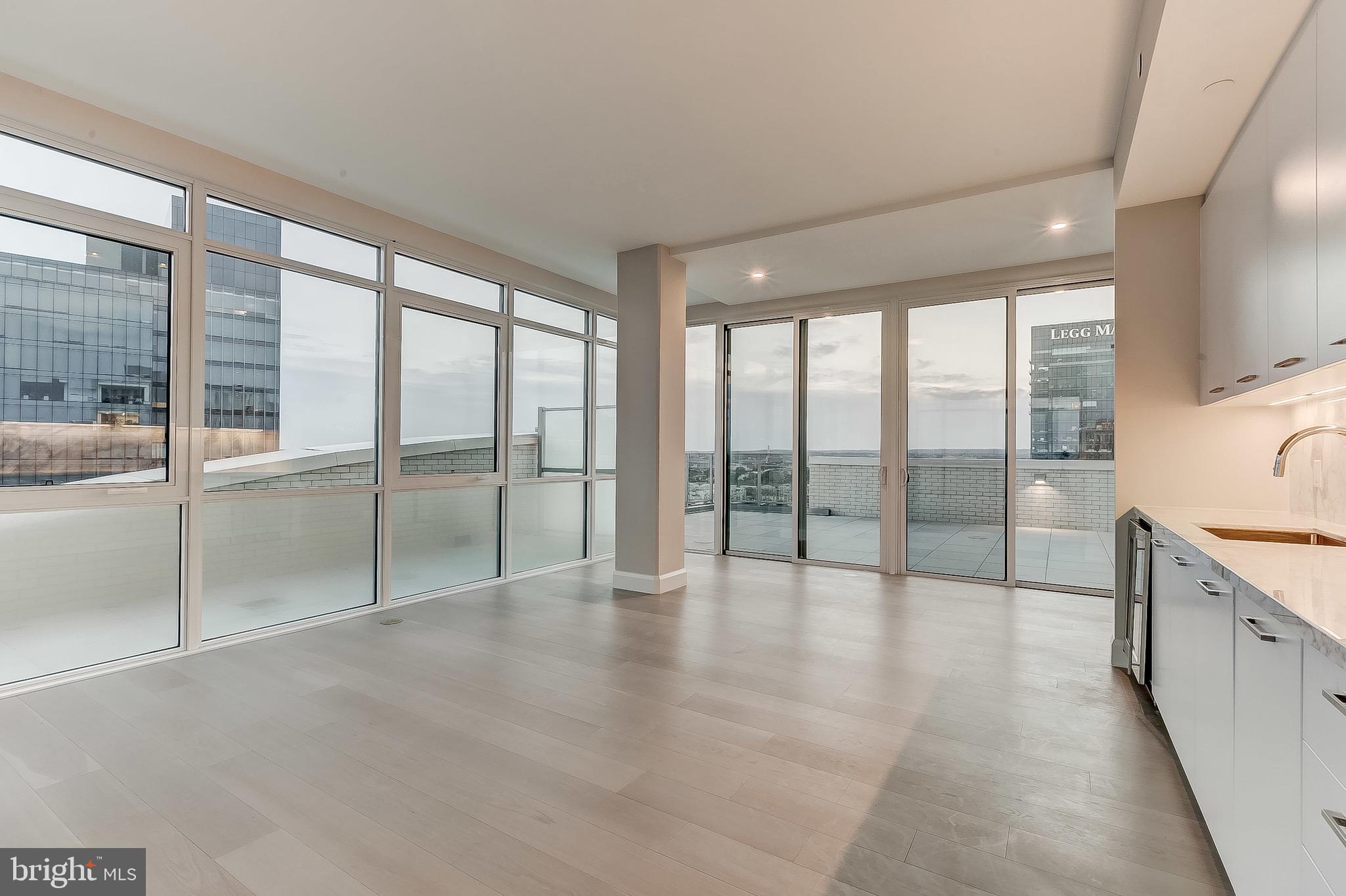 HARBOR EAST - Residential