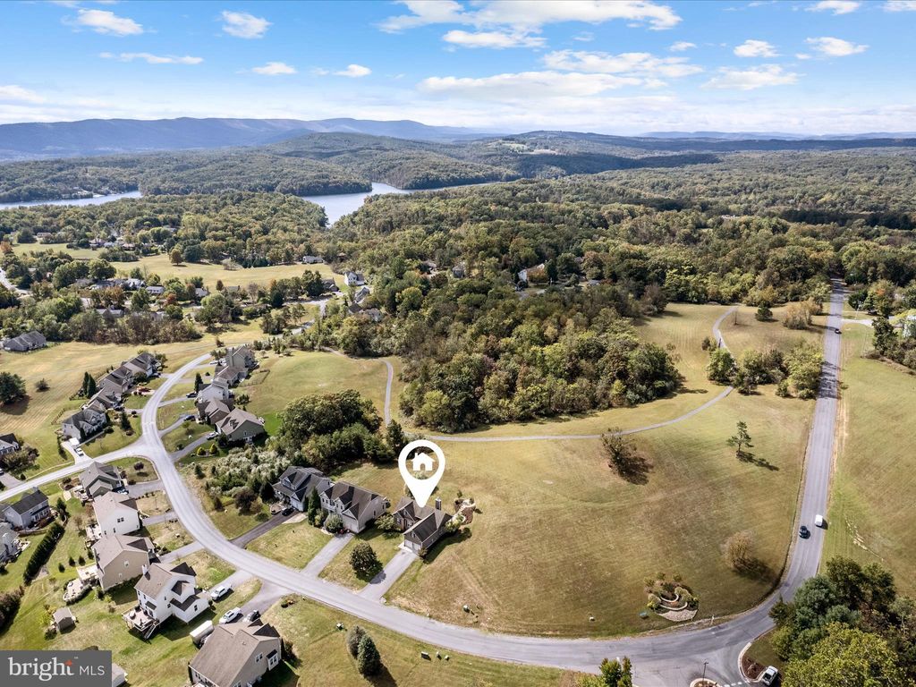 Photo of 711 Masters Drive, CROSS JUNCTION, VA 22625 (MLS # VAFV2037272)