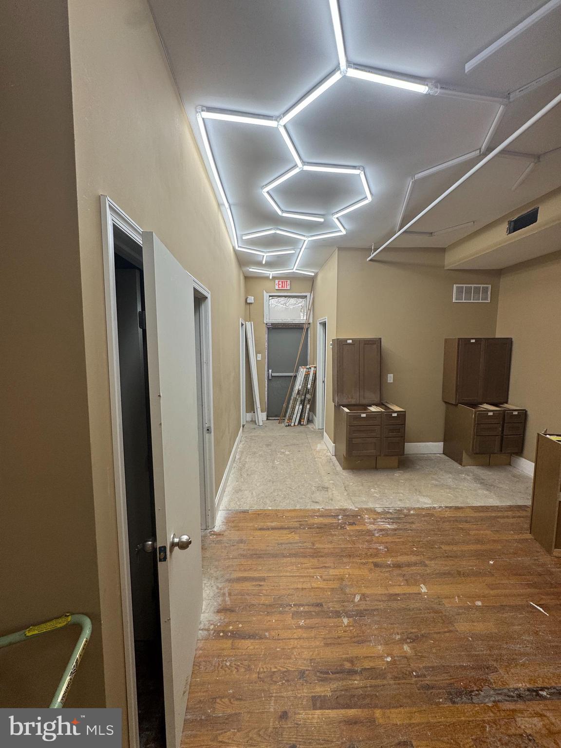 GREENSPRING - Commercial Sale