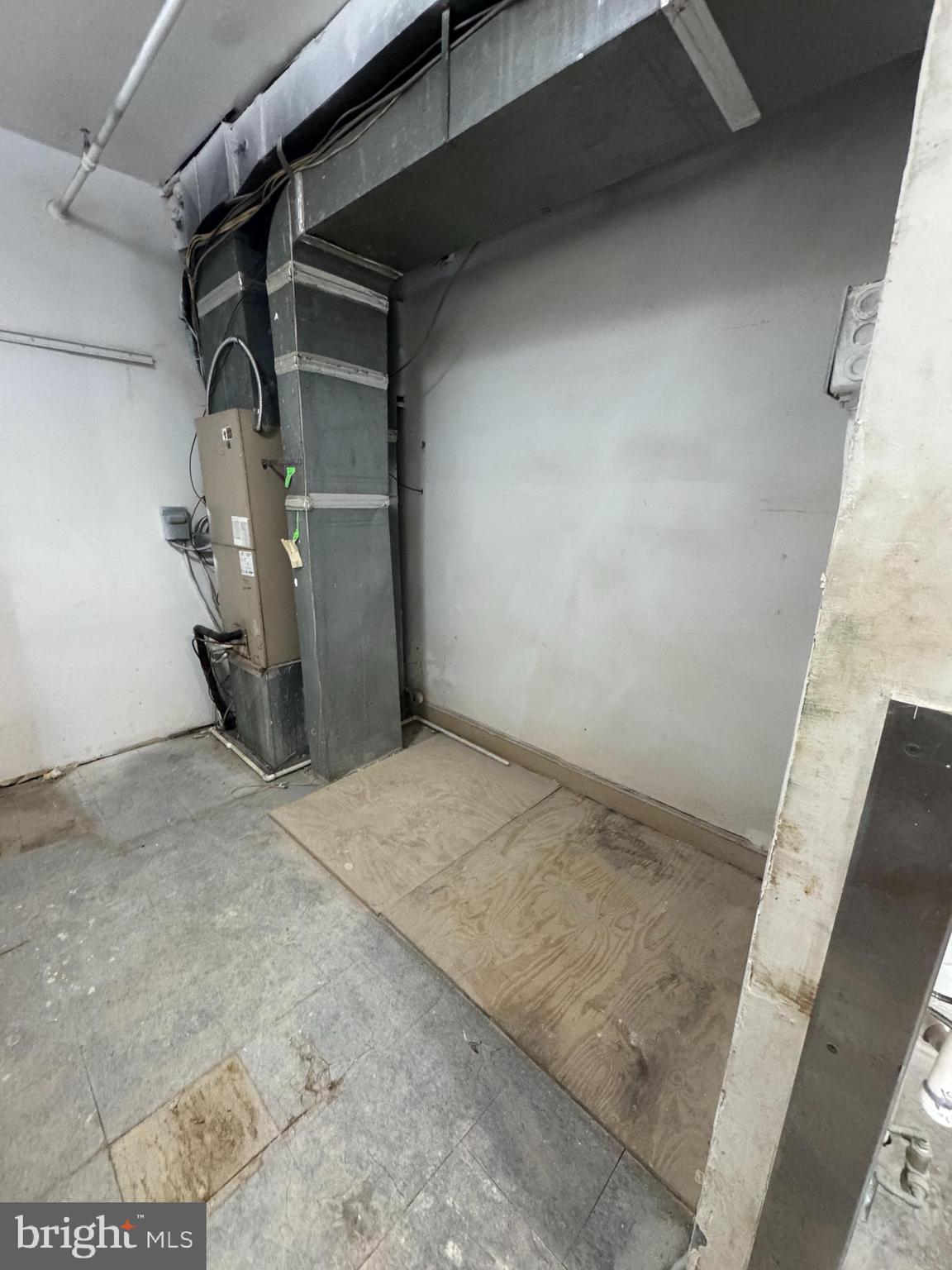 GREENSPRING - Commercial Sale