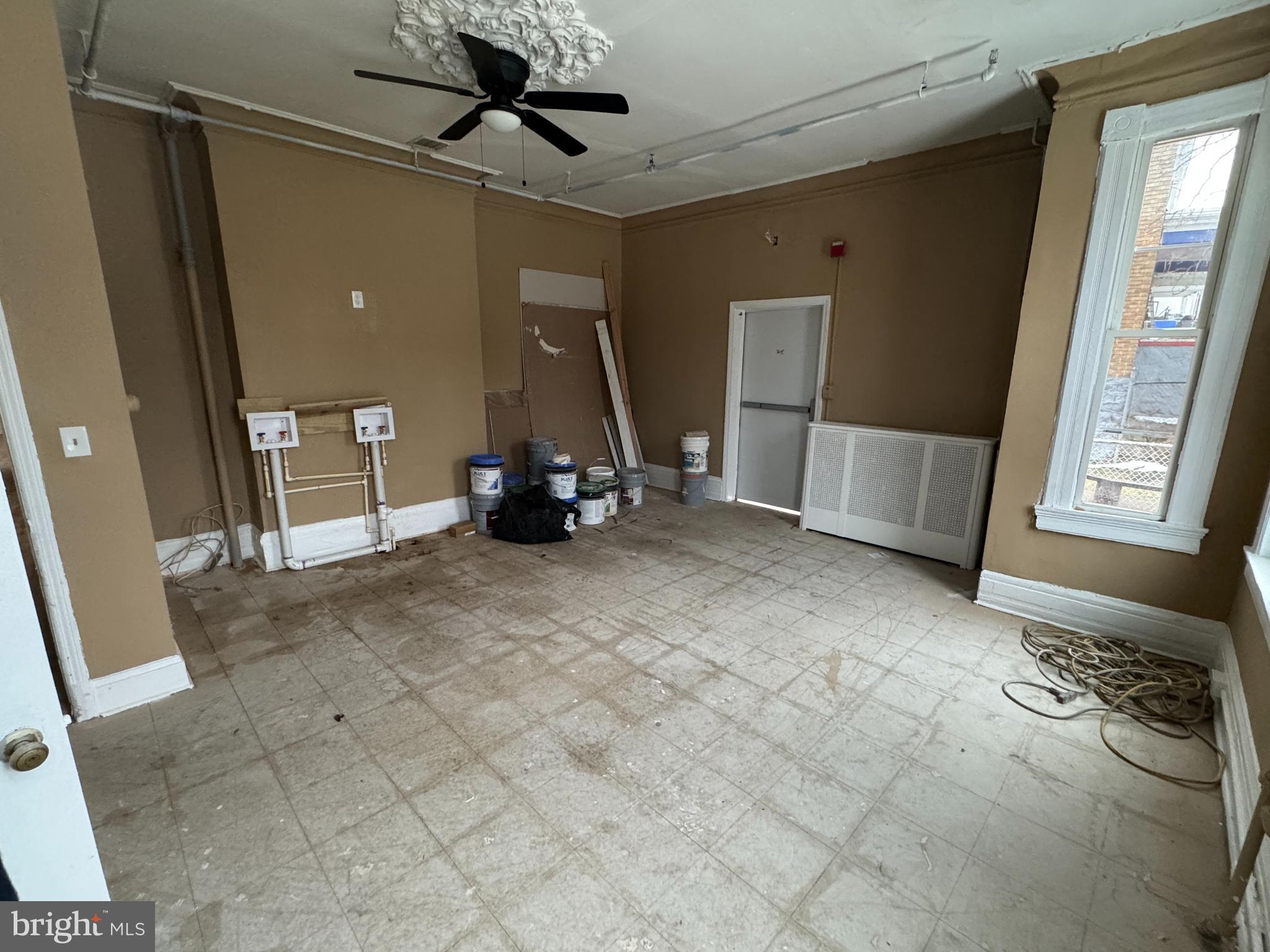 GREENSPRING - Commercial Sale